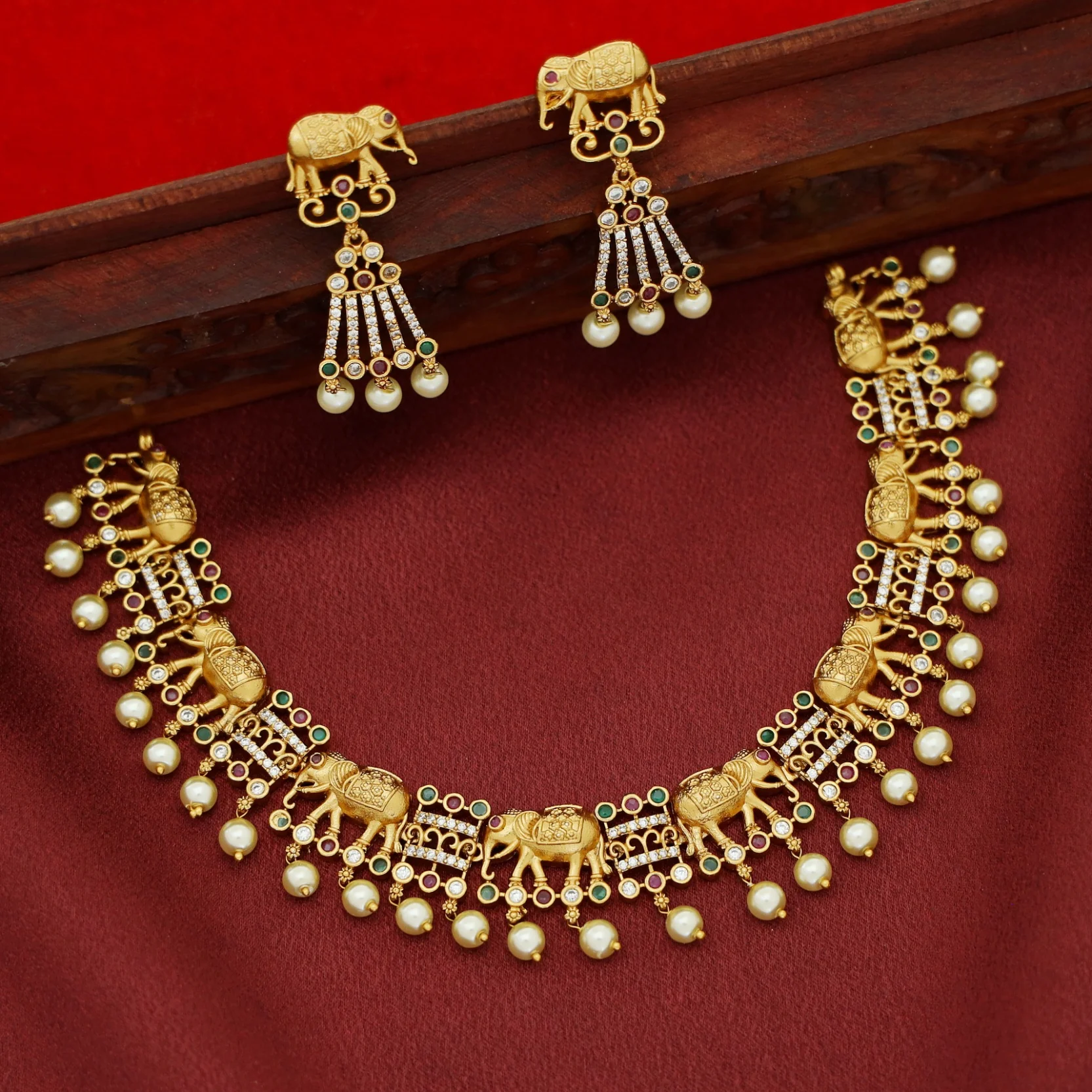 Kaveri Gajavanthi Pearl Short Neckpiece With Earring - Image 3