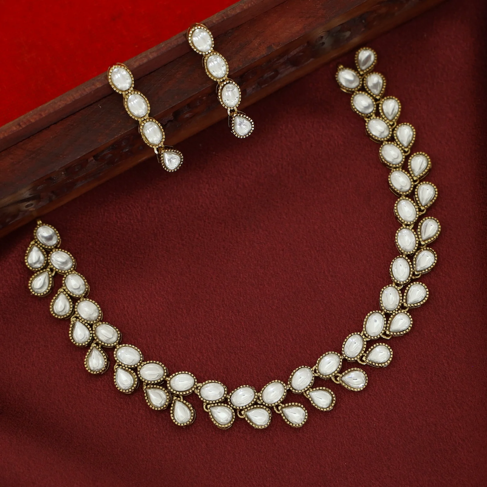 Kavya Oval Drop Short Neckpiece With Earring - Image 3