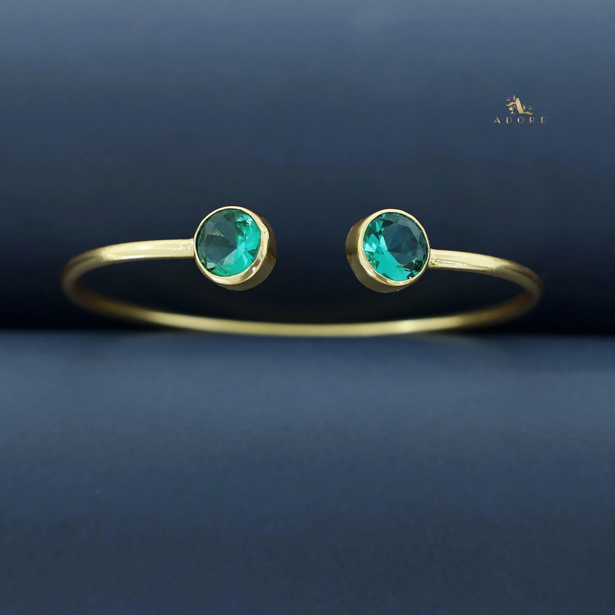 Kelvira Round Glossy Bangle - Image 2