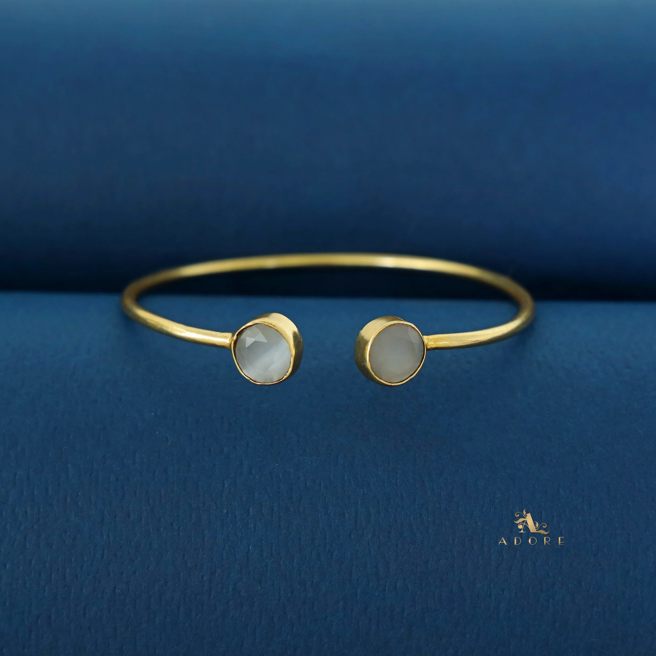 Kelvira Round Glossy Bangle - Image 26
