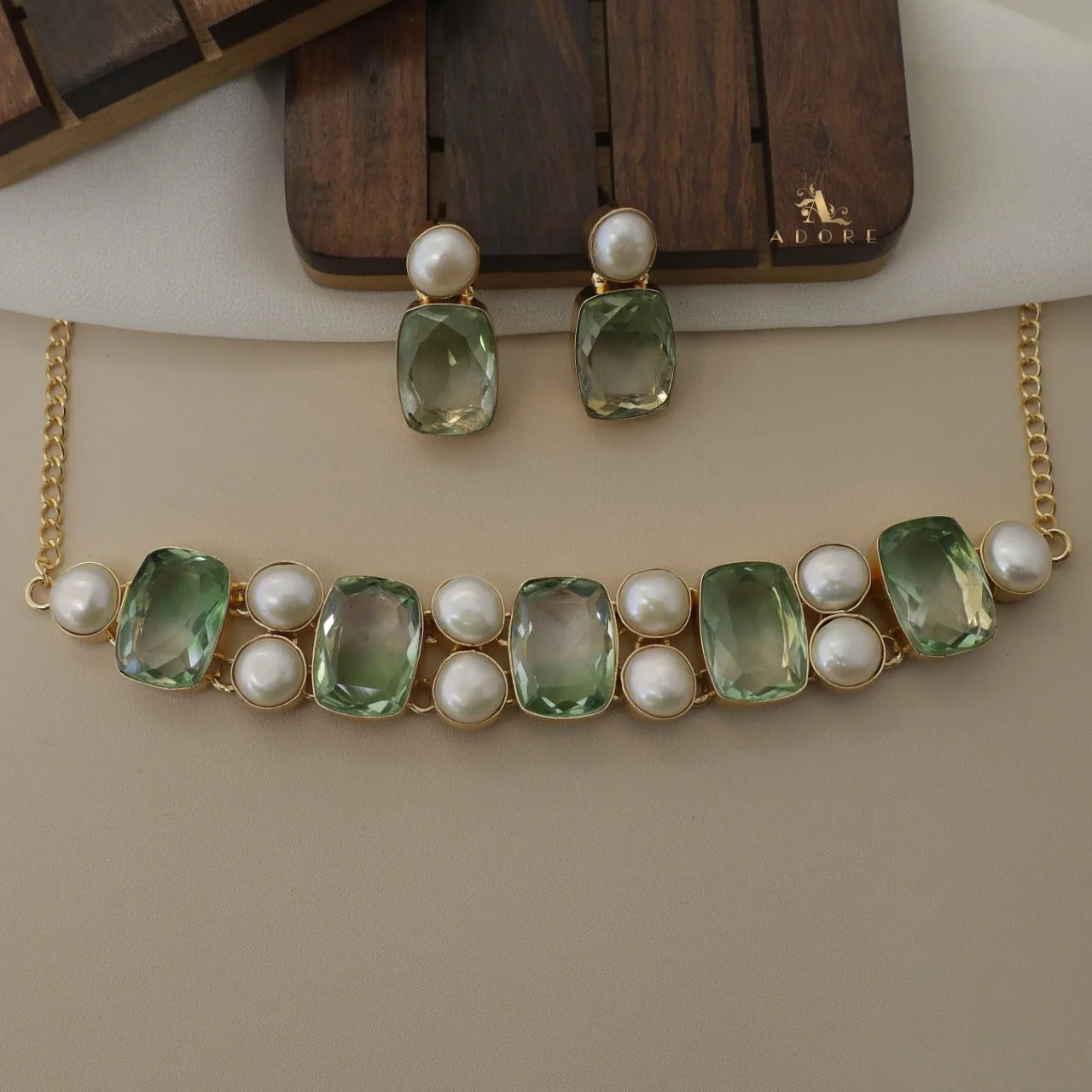 Kerensa Rectangle Glossy Baroque Choker With Earring - Image 10