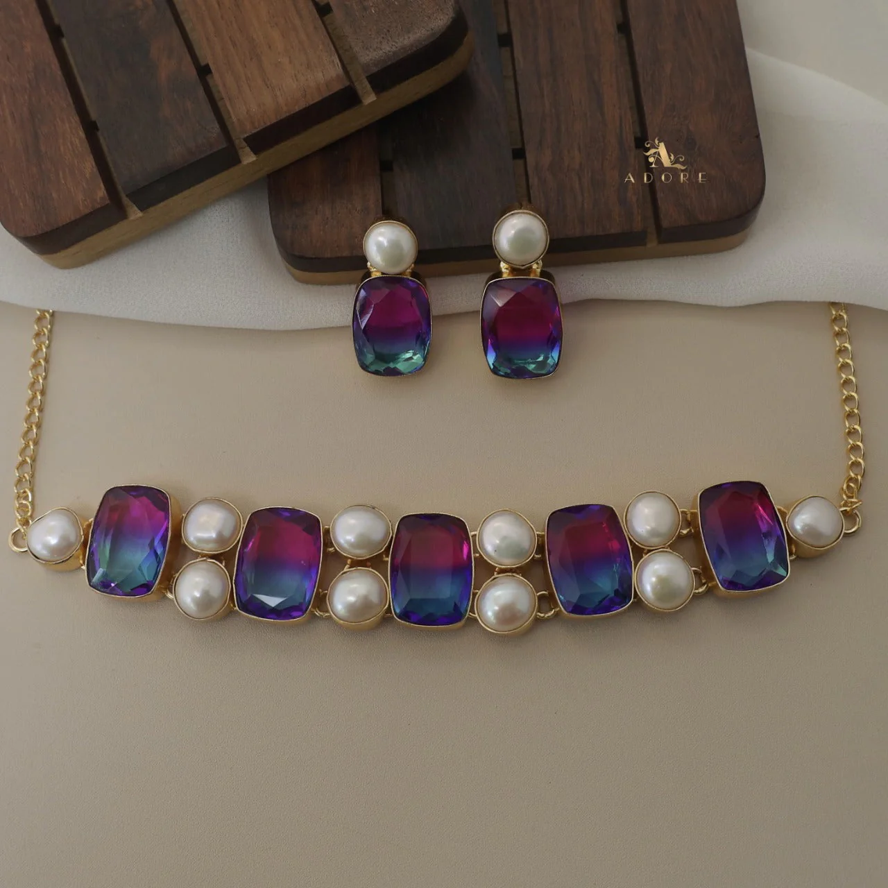Kerensa Rectangle Glossy Baroque Choker With Earring - Image 12