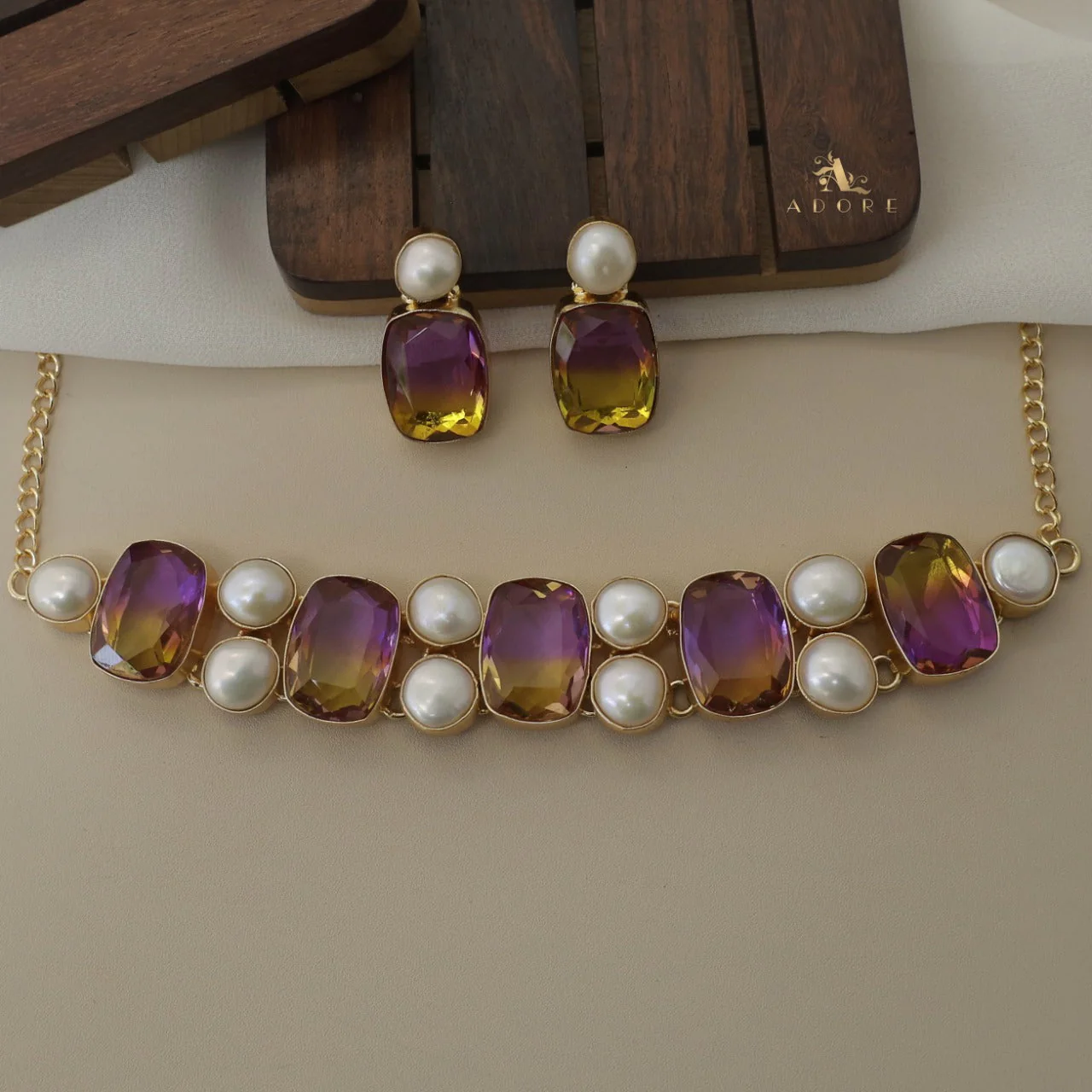 Kerensa Rectangle Glossy Baroque Choker With Earring - Image 5