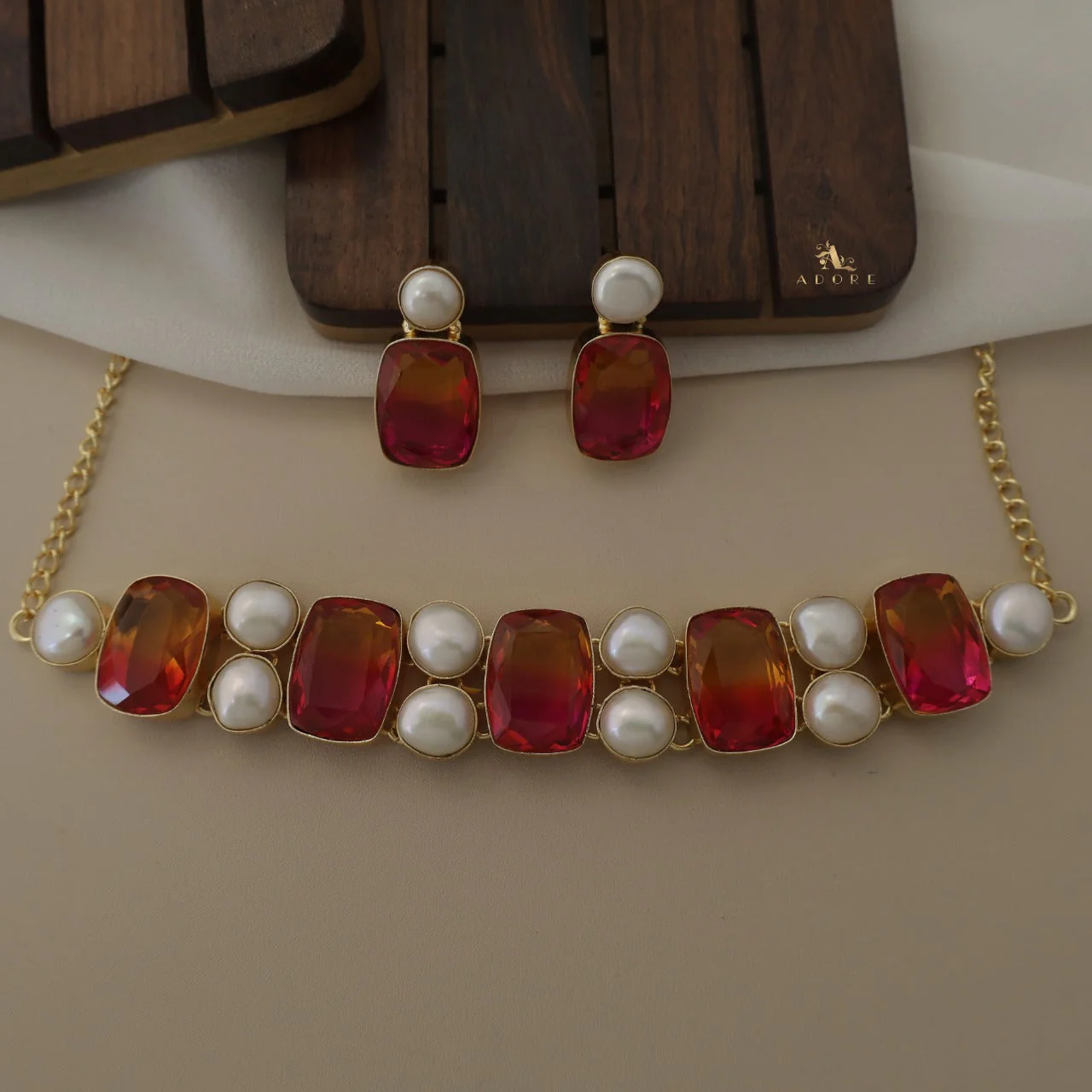 Kerensa Rectangle Glossy Baroque Choker With Earring - Image 7