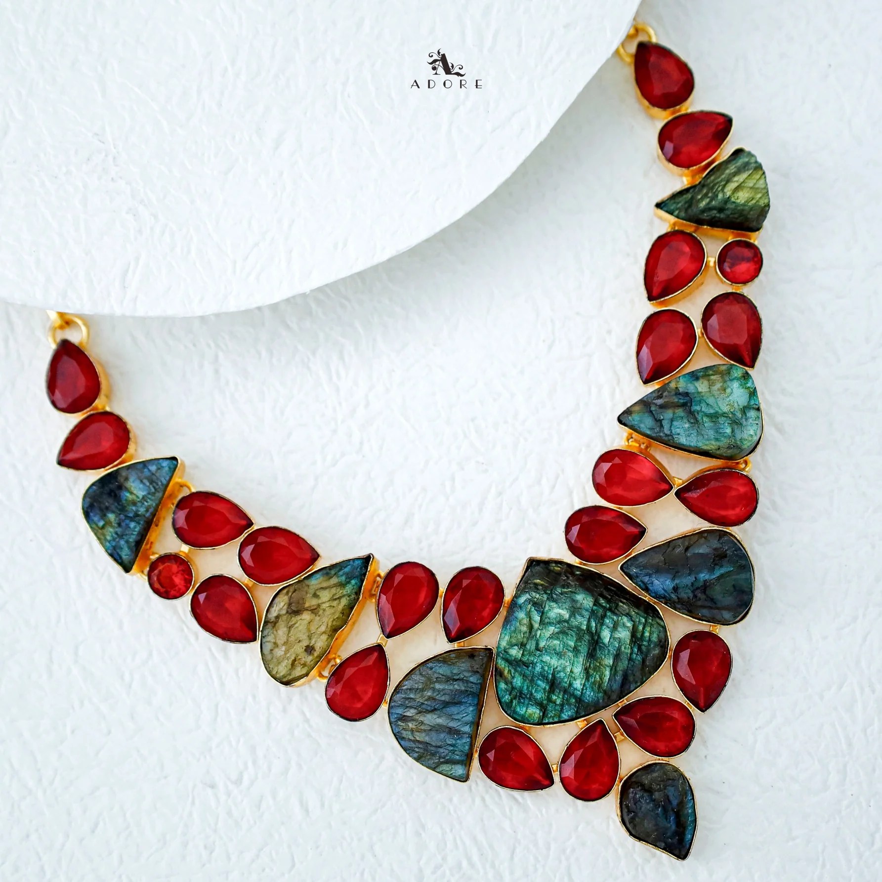 Kiara Beauty Neckpiece - Image 3