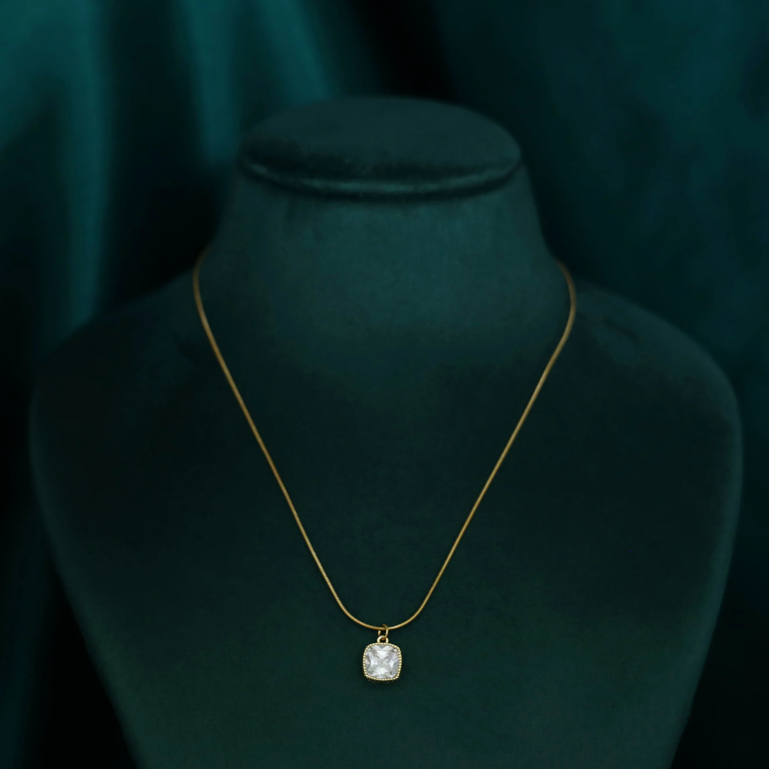 Kiesha Square Glossy Neckpiece - Image 2