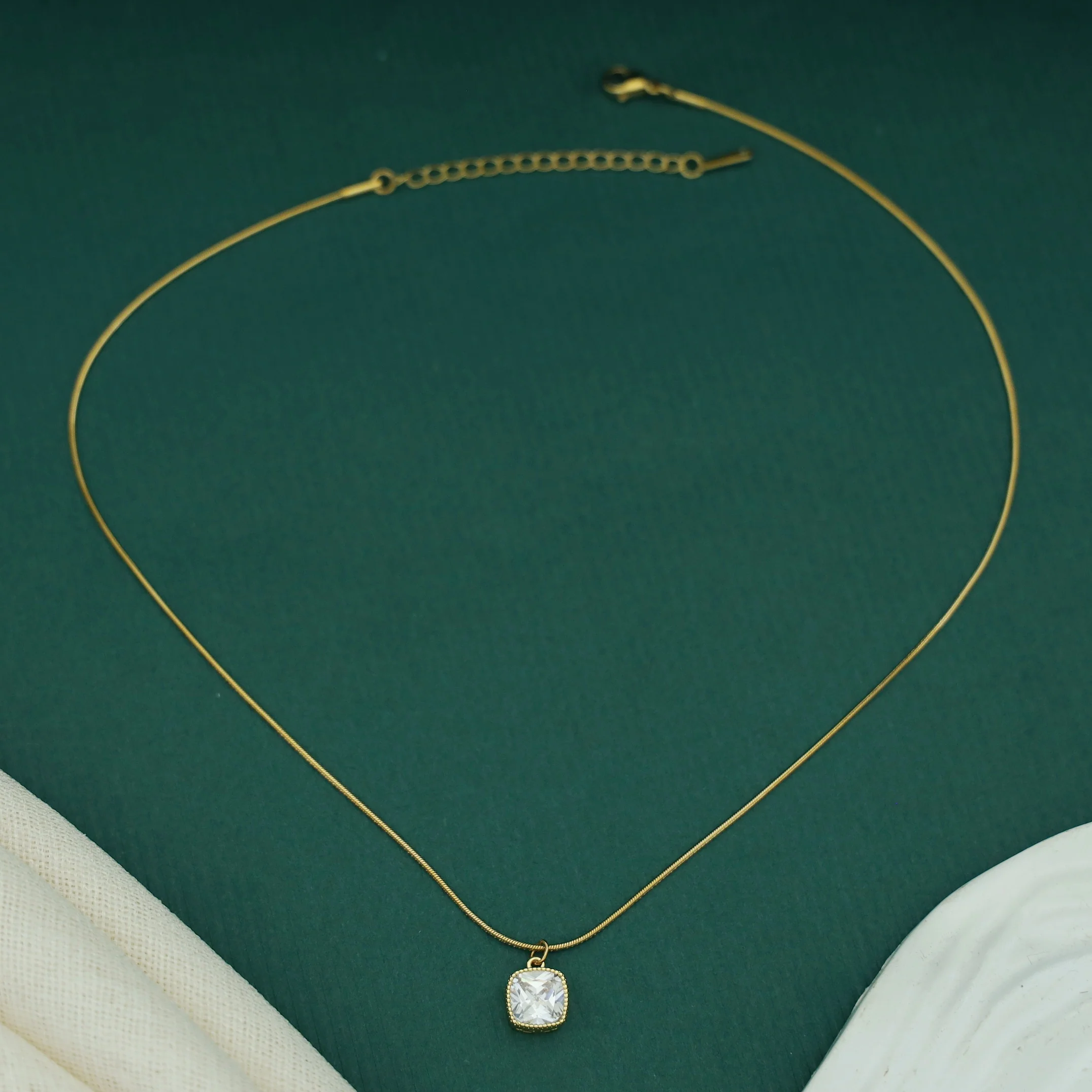 Kiesha Square Glossy Neckpiece - Image 3