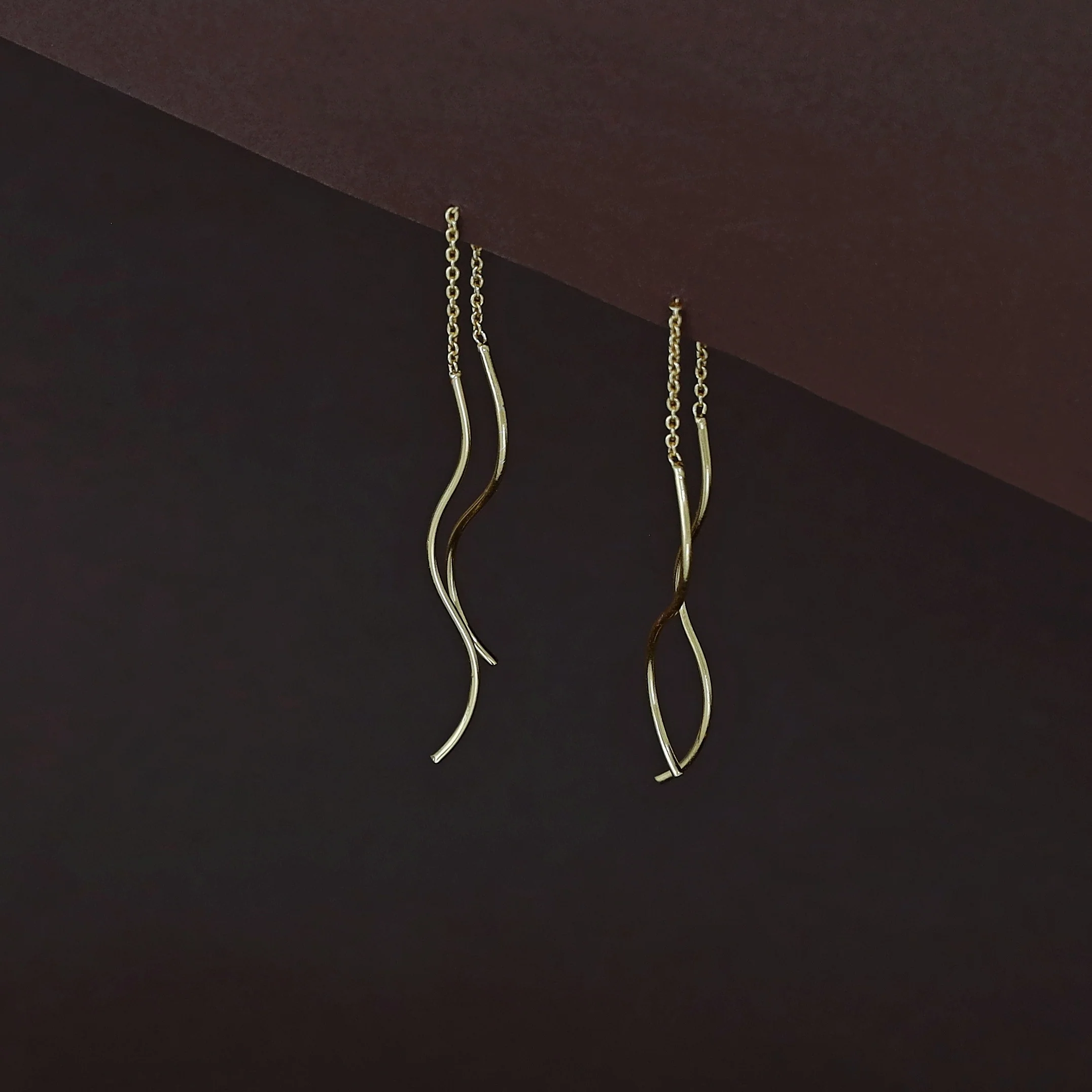 Kireina Curvy Needle And Thread Earring - Image 4