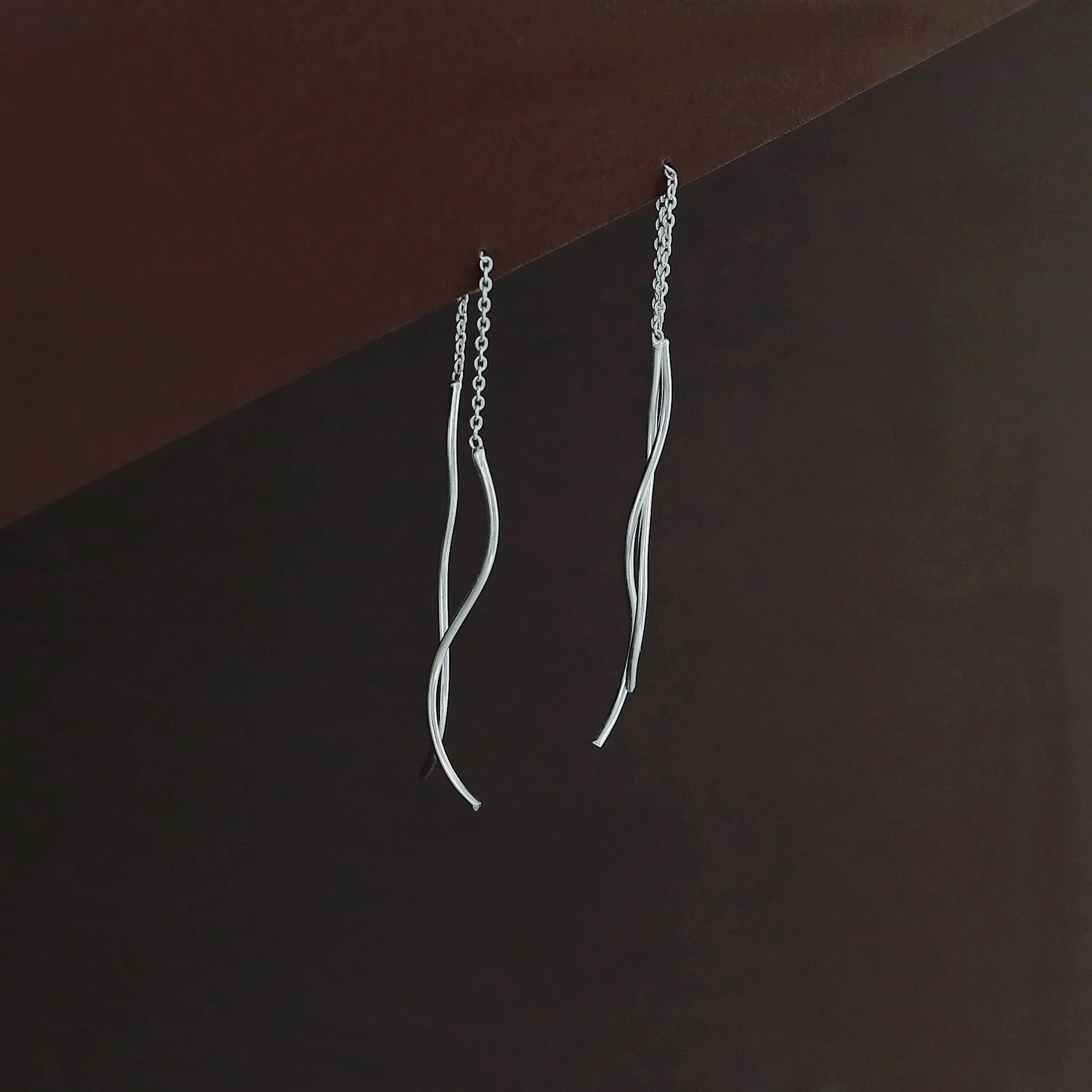Kireina Curvy Needle And Thread Earring - Image 5