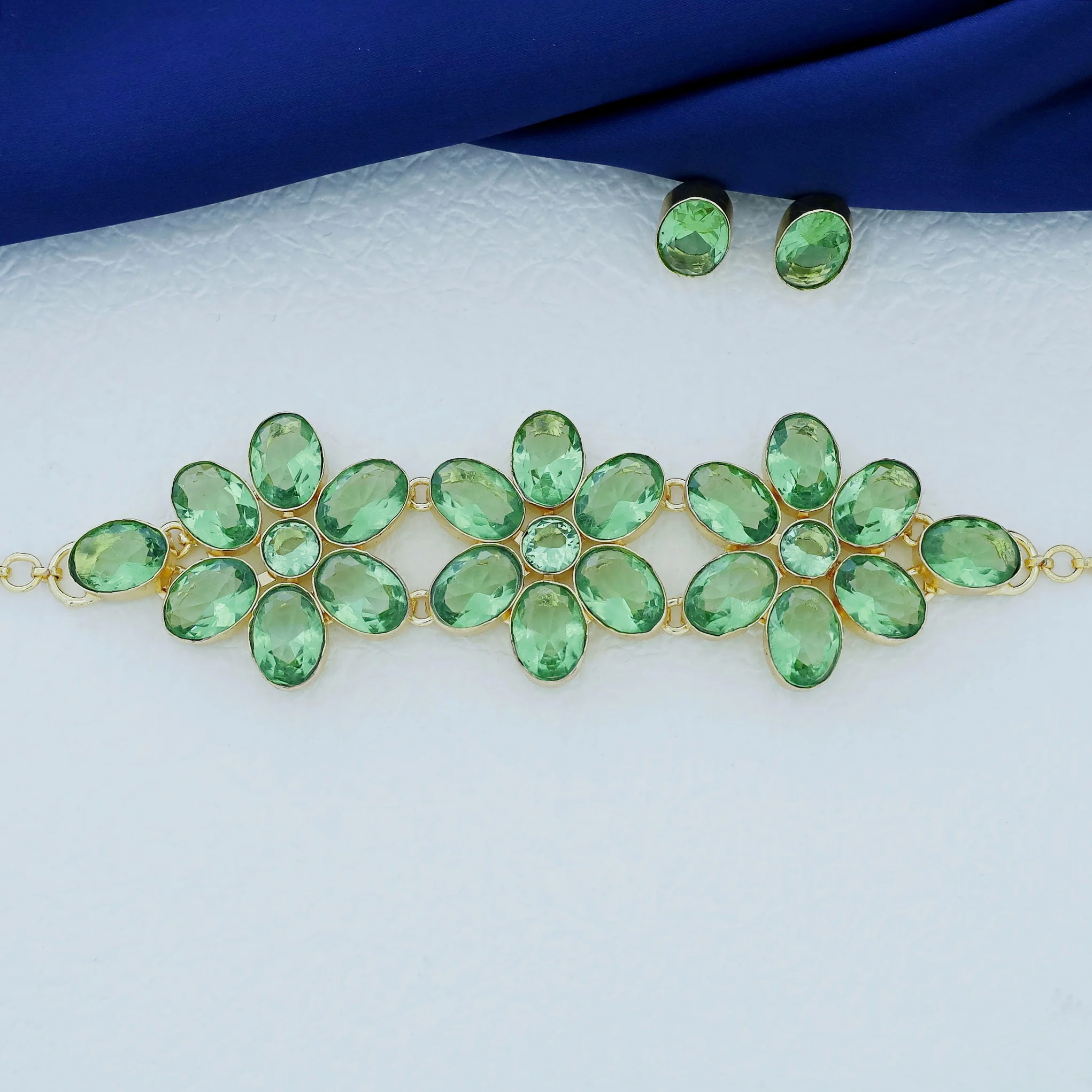 Kirsten Glossy Flower Choker With Stud - Image 4