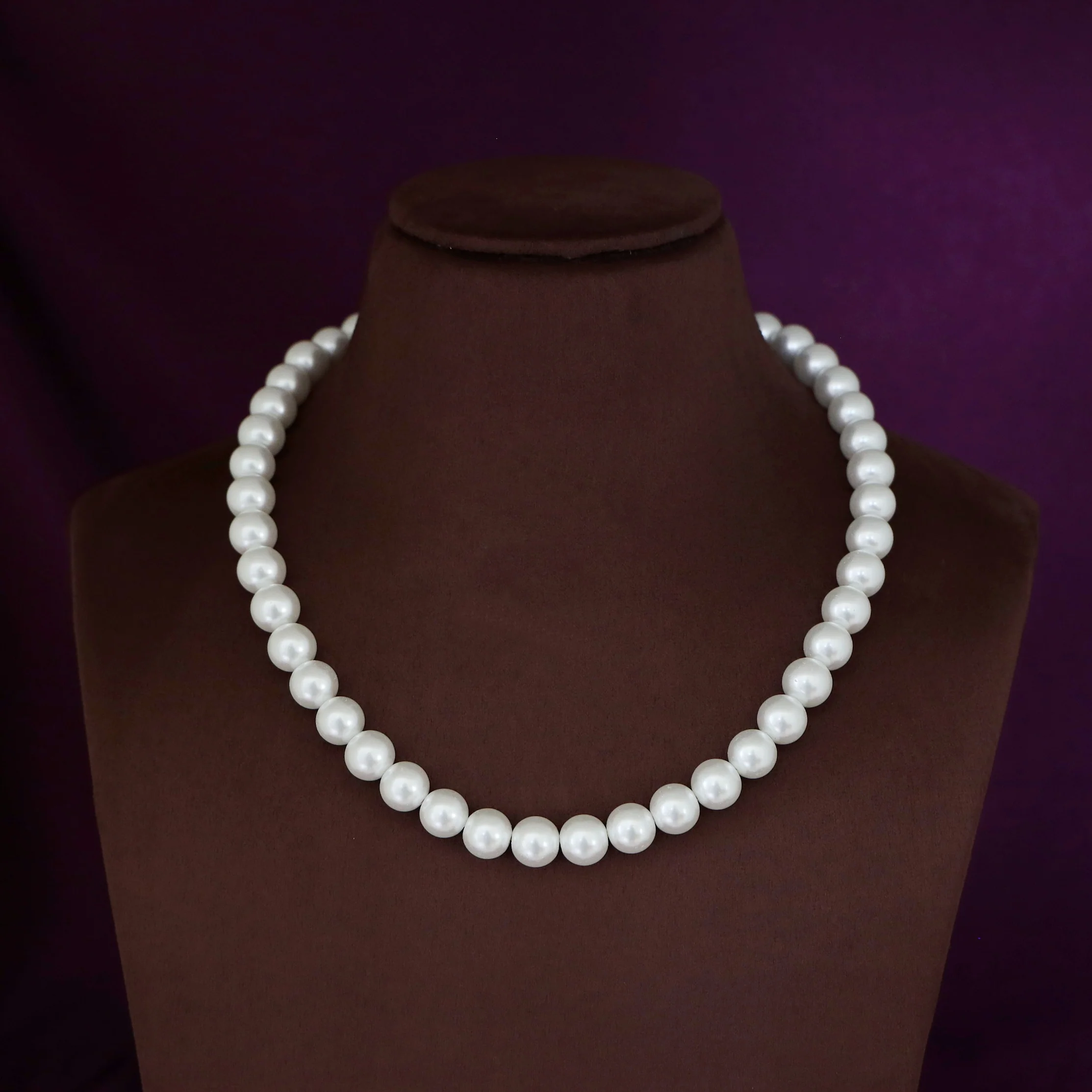 Kiyanna Pearl Neckpiece - Image 2