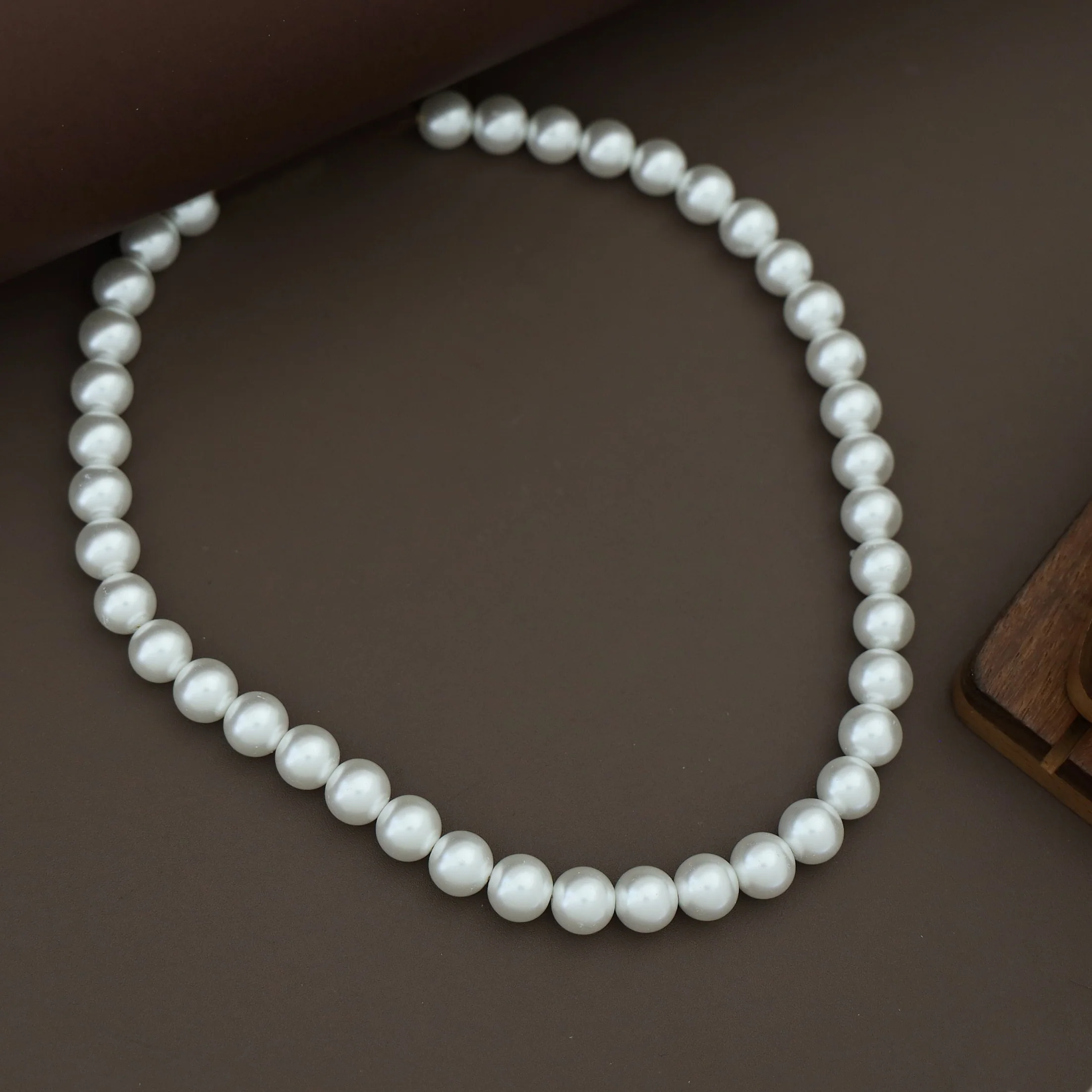Kiyanna Pearl Neckpiece - Image 4
