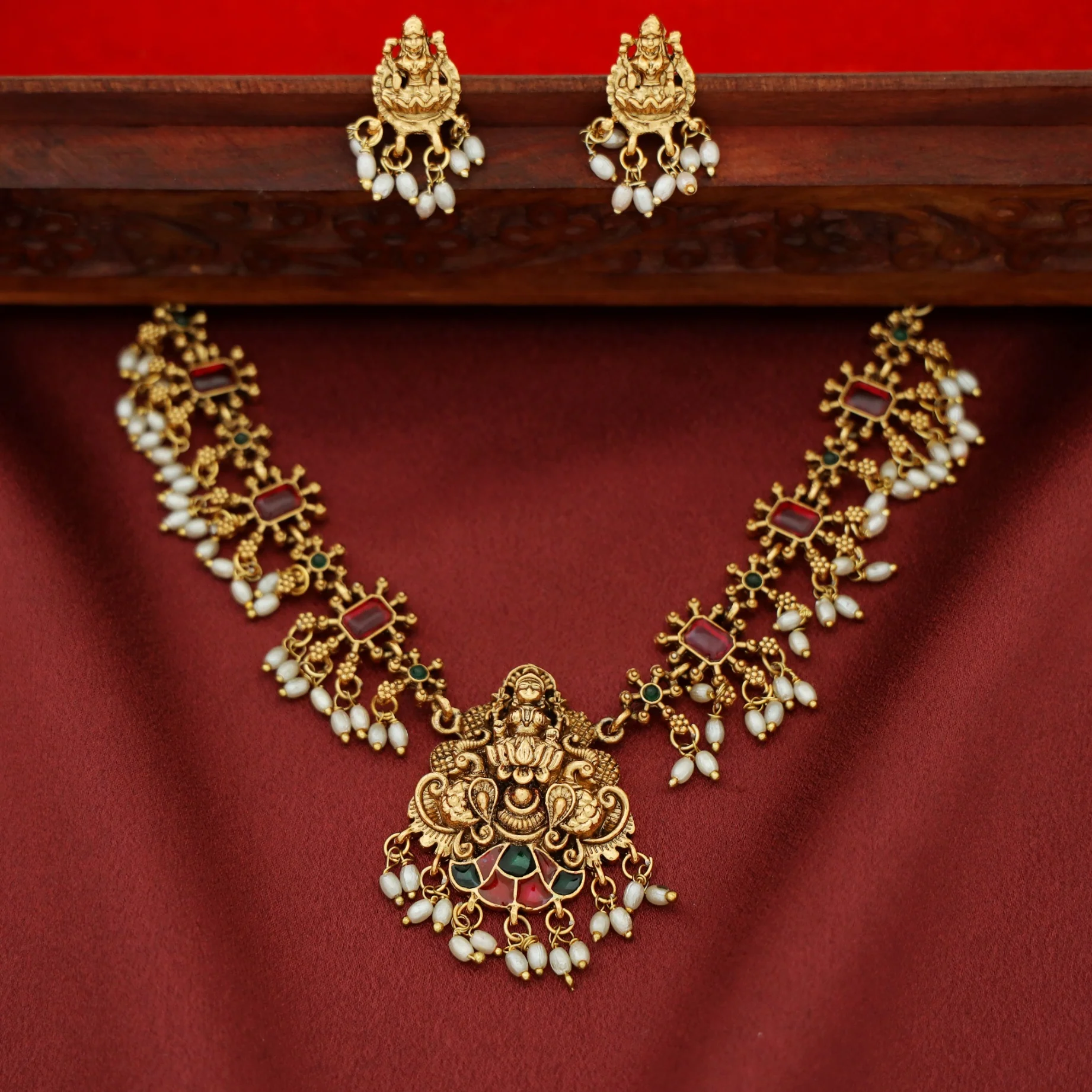 Kridhansha Rice Pearl Short Neckpiece With Earring - Image 2