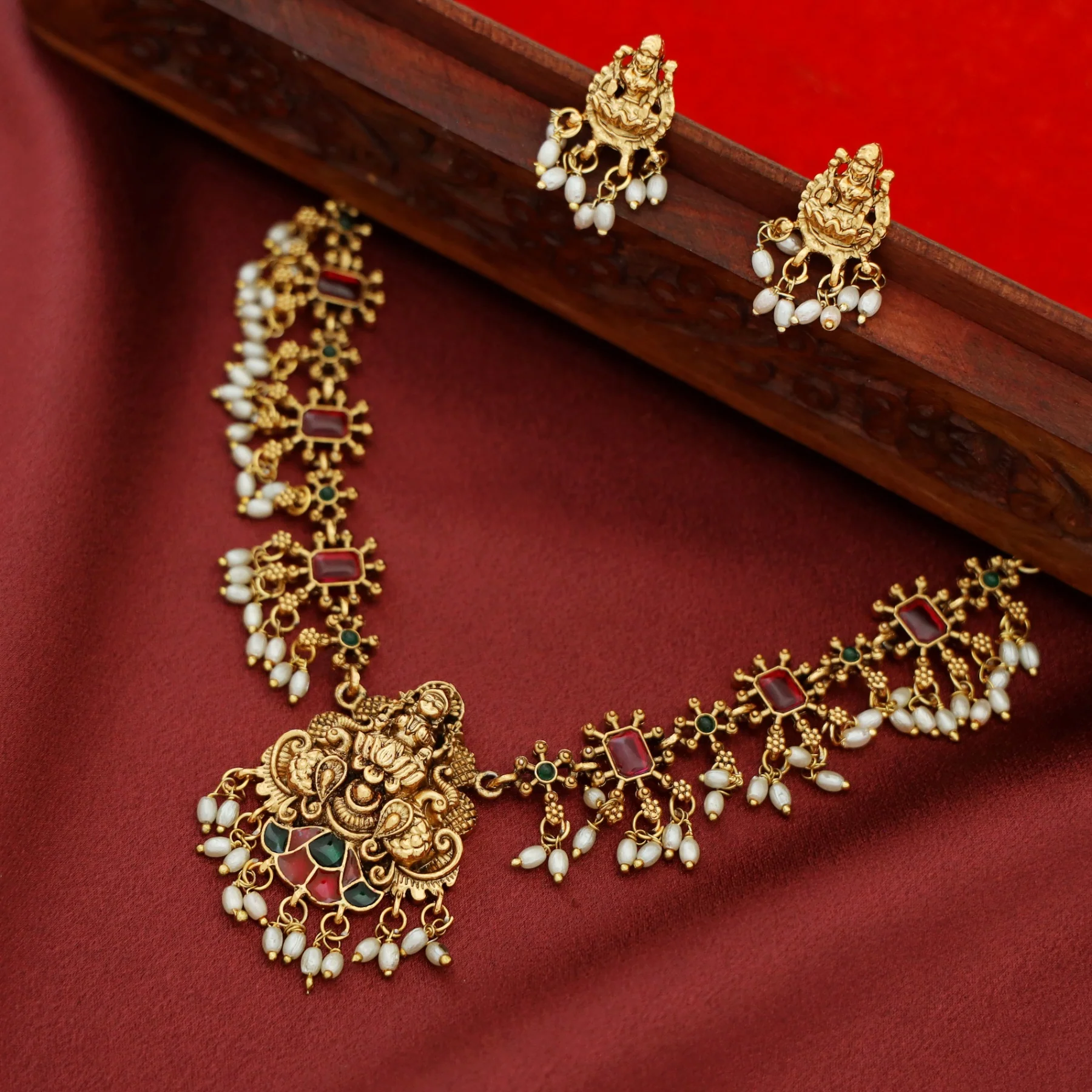 Kridhansha Rice Pearl Short Neckpiece With Earring - Image 3
