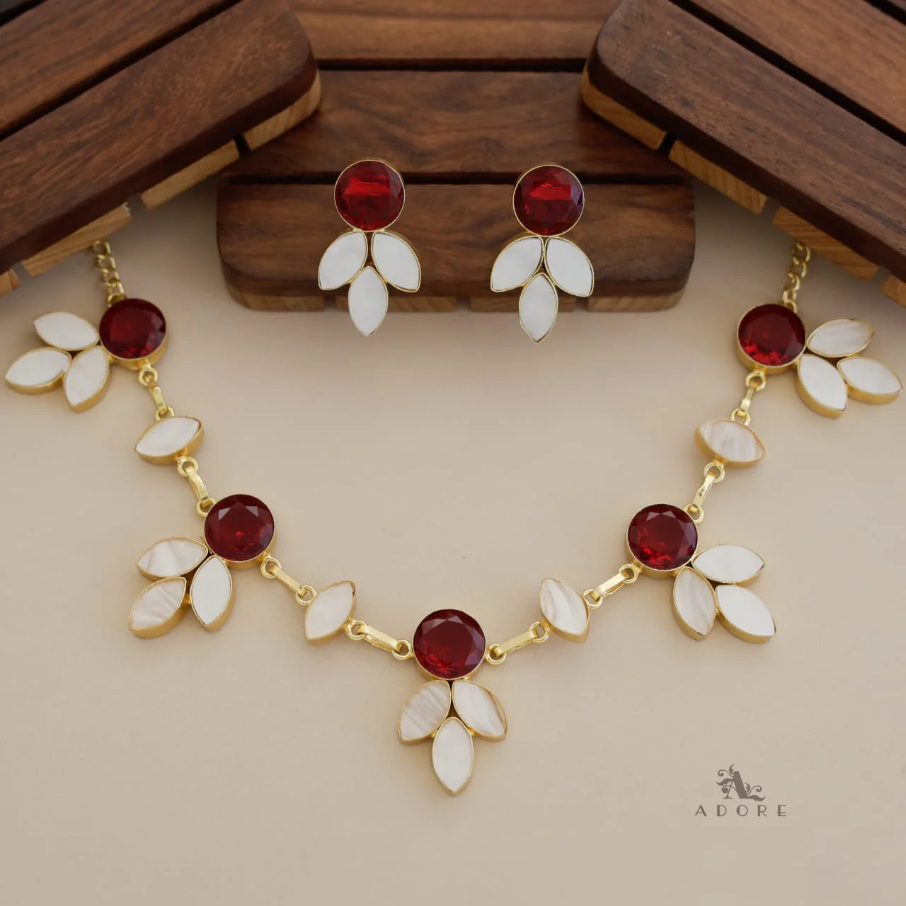 Kristalla Leafy MOP Glossy Short Neckpiece With Earring - Image 3