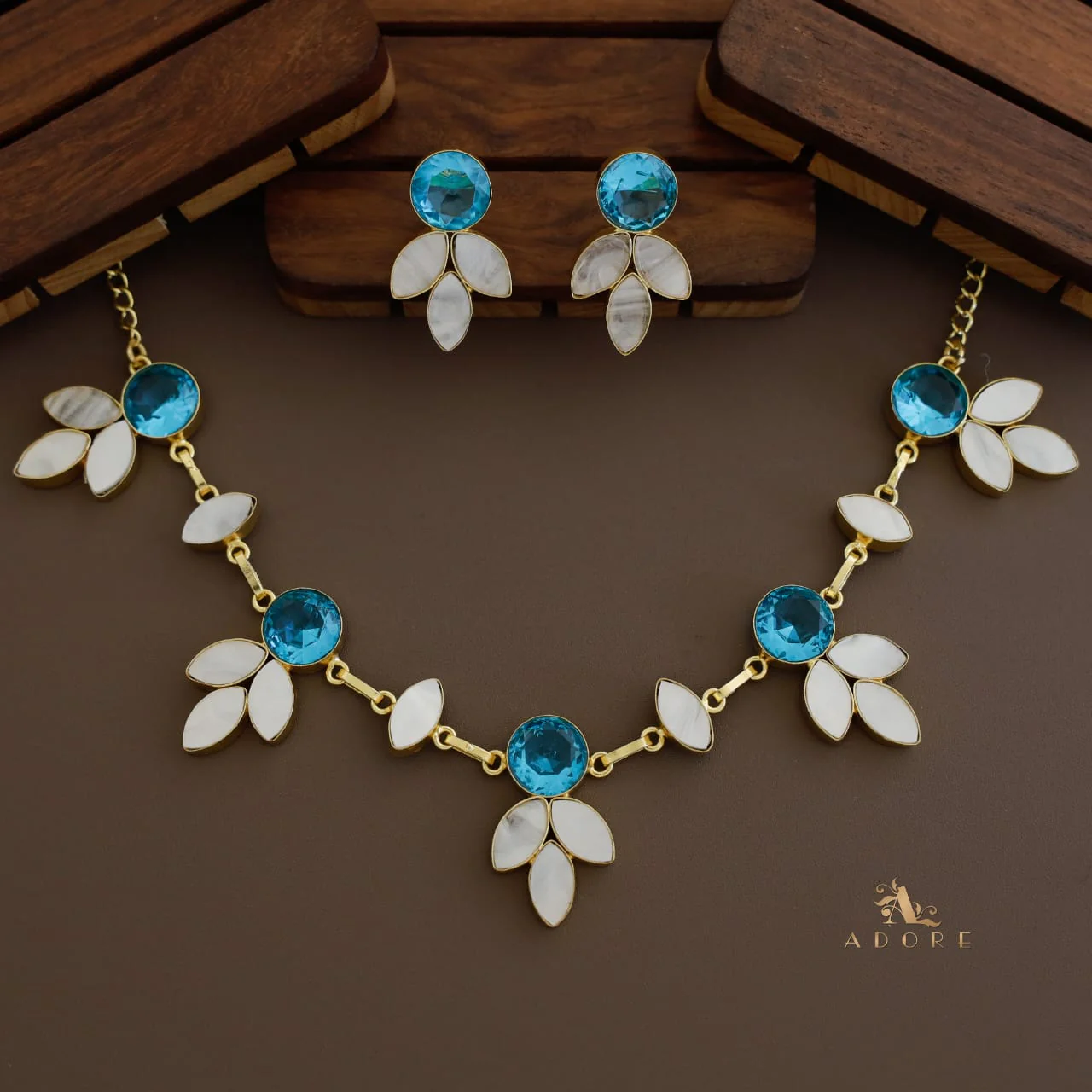 Kristalla Leafy MOP Glossy Short Neckpiece With Earring - Image 5