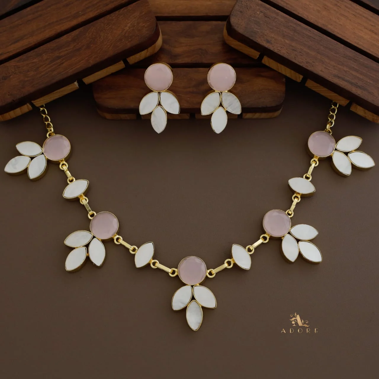 Kristalla Leafy MOP Glossy Short Neckpiece With Earring - Image 6