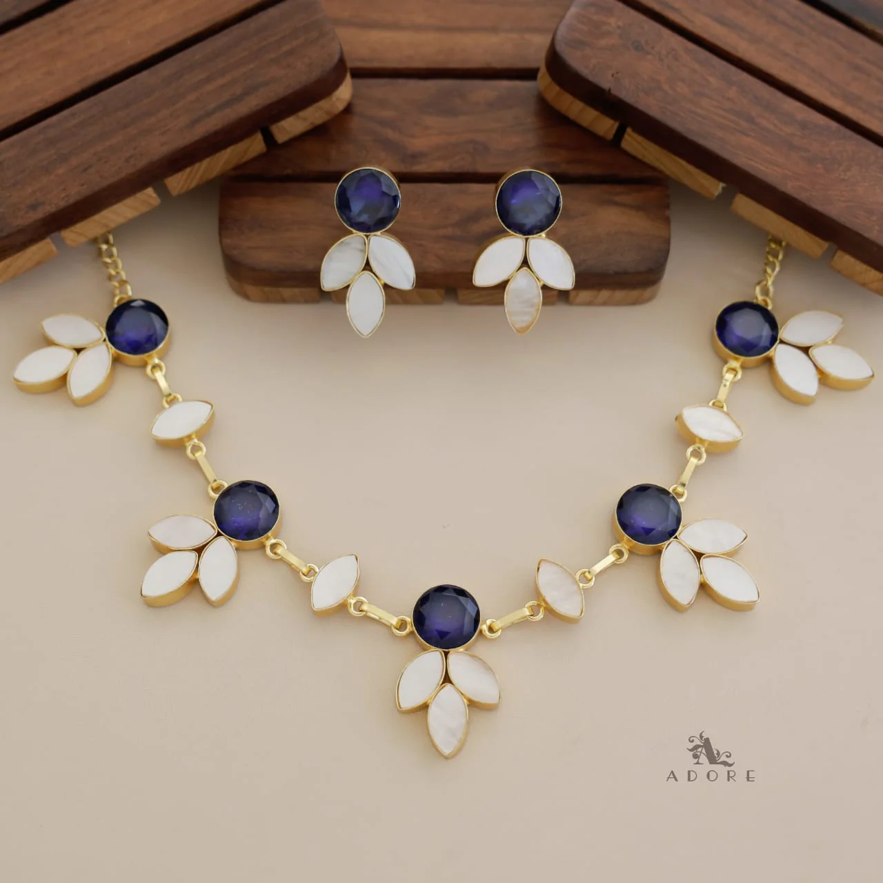 Kristalla Leafy MOP Glossy Short Neckpiece With Earring - Image 7