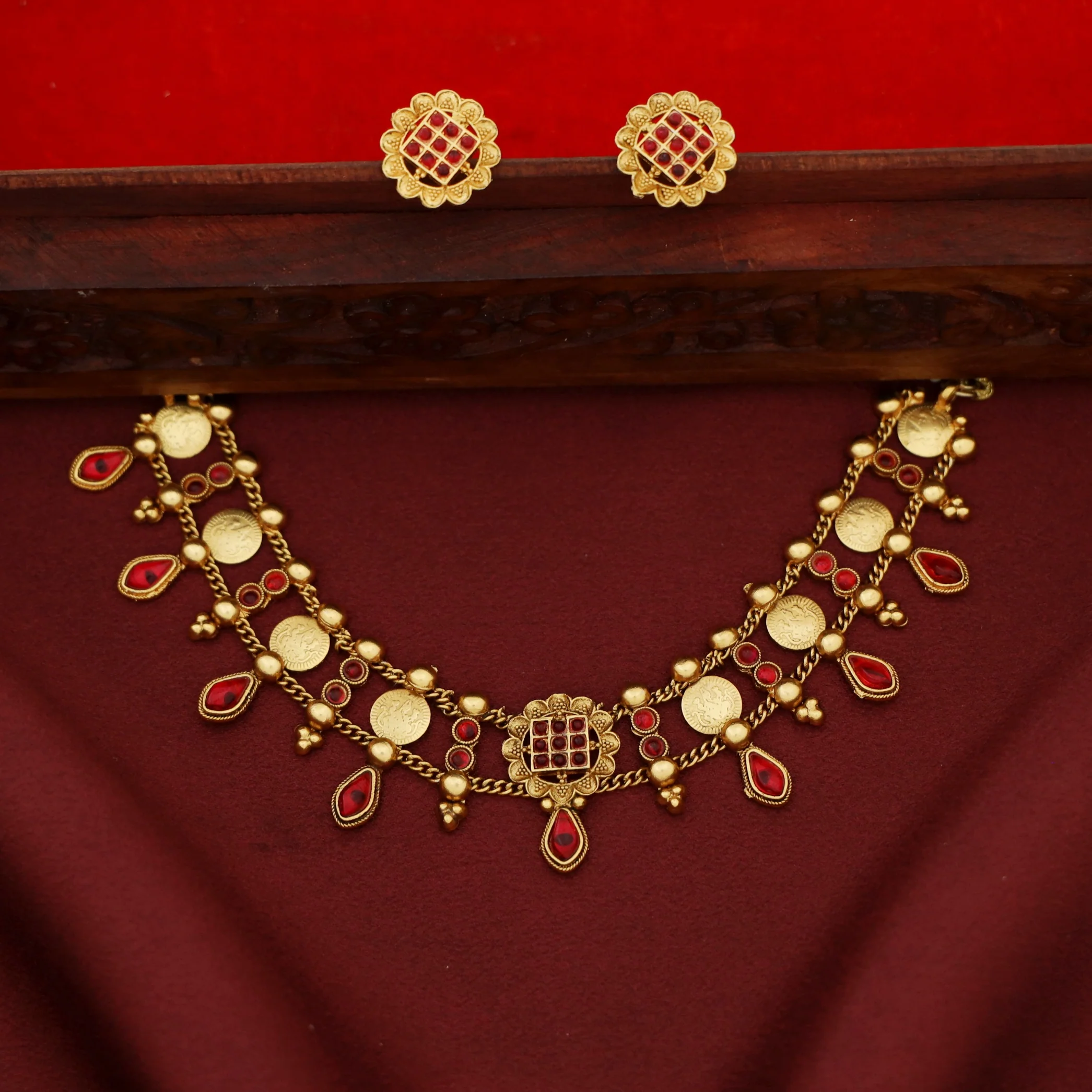 Kriti 2 Layer Chitrani Kashi Choker with Earring - Image 3