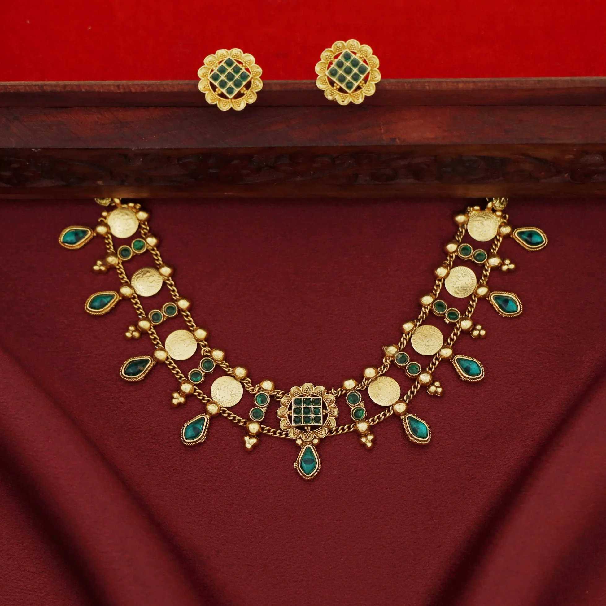 Kriti 2 Layer Chitrani Kashi Choker with Earring - Image 5