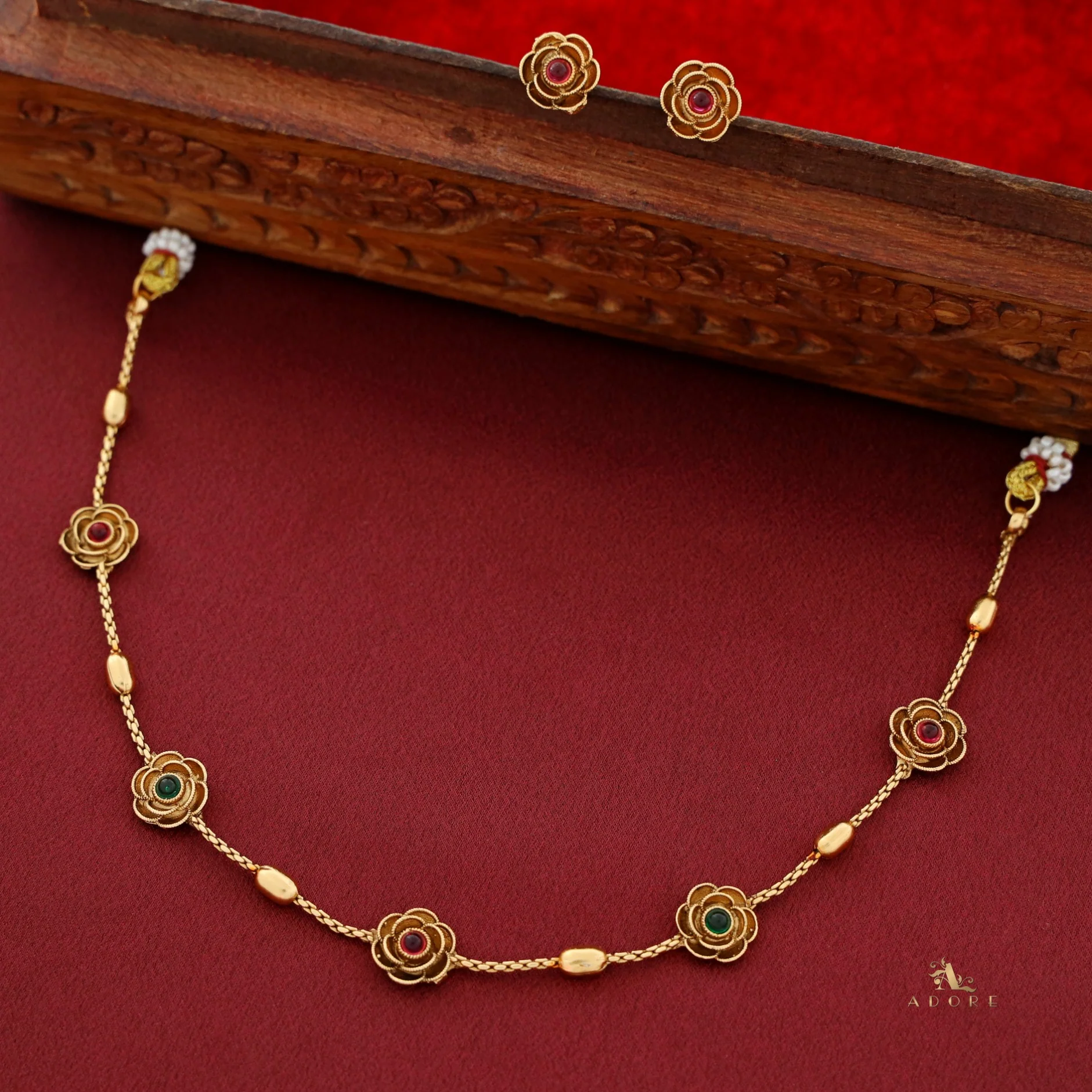 Krishnavi Maheera Stoned Flower Short Neckpiece With Flower Stud - Image 8