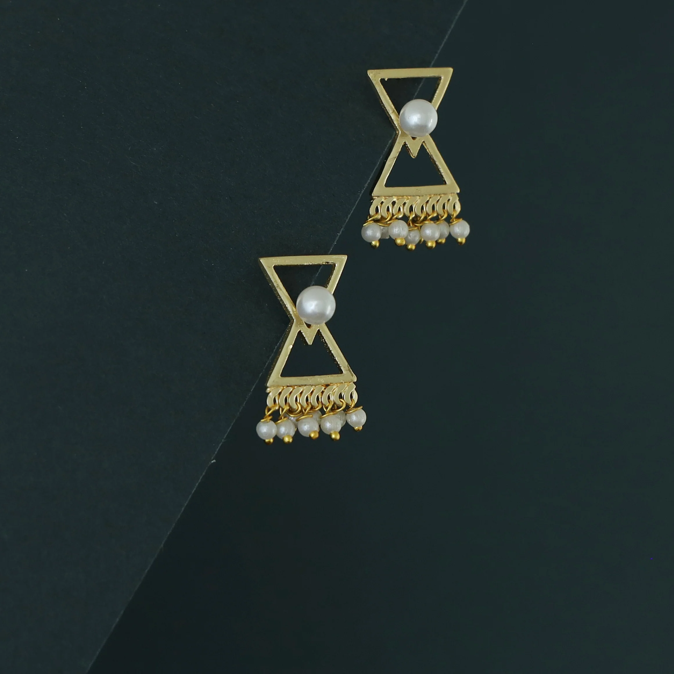 Laghima Dual Triangle Pearl Earring - Image 2