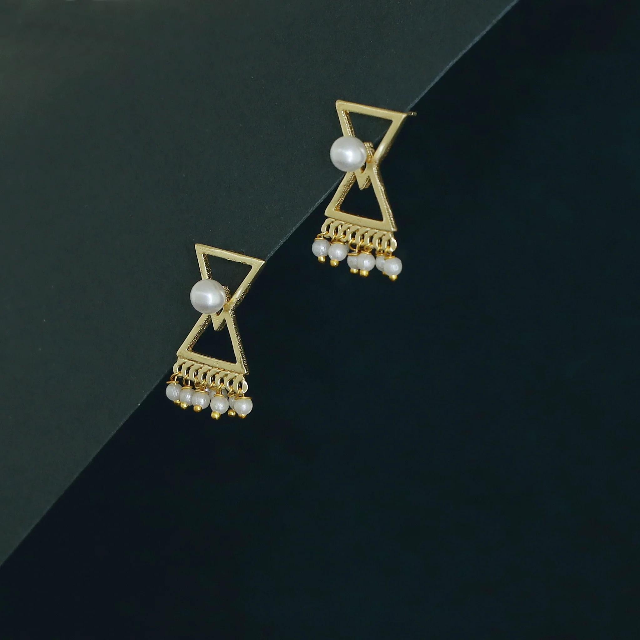 Laghima Dual Triangle Pearl Earring - Image 3