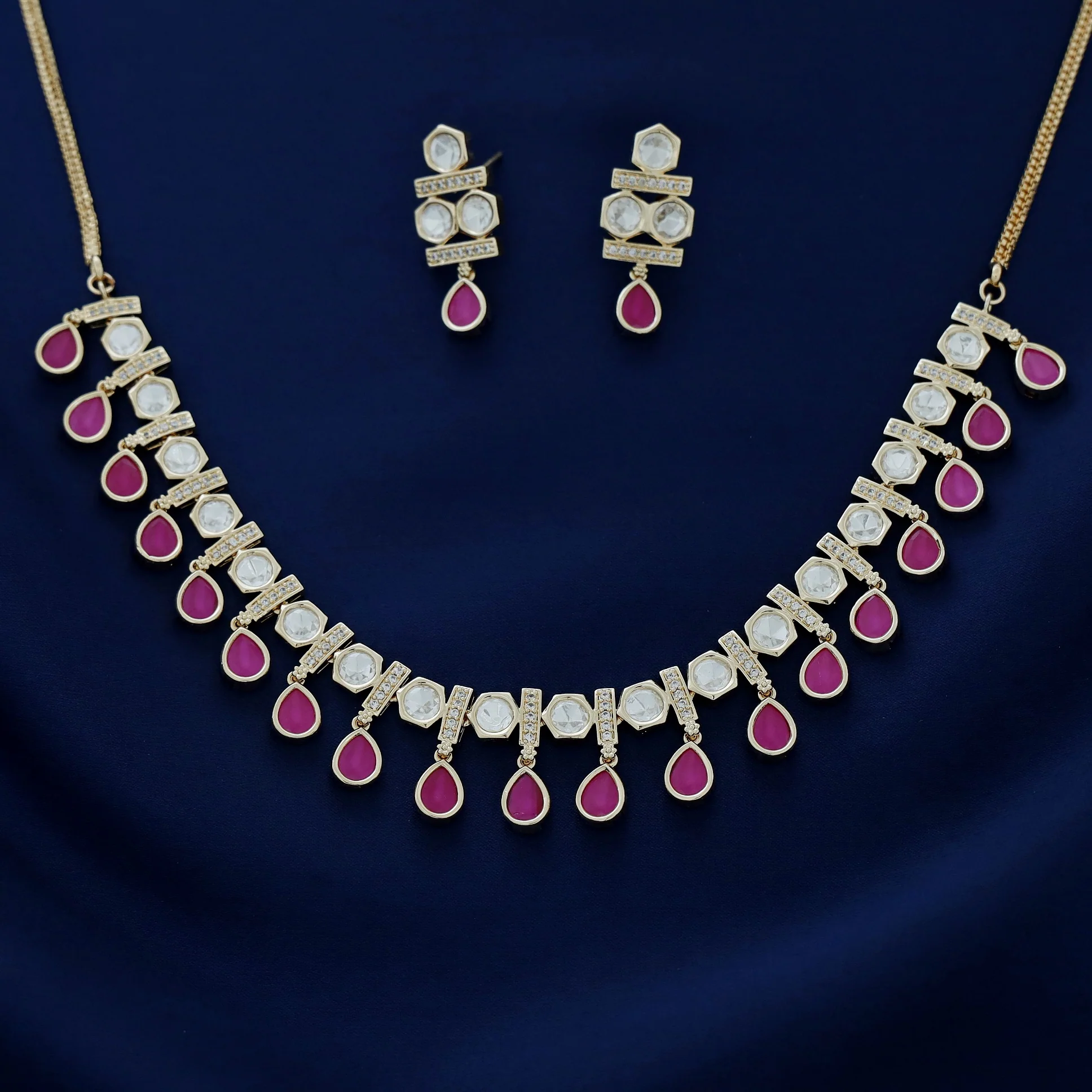 Lainika Kundan Drop Glossy Neckpiece With Earring - Image 5