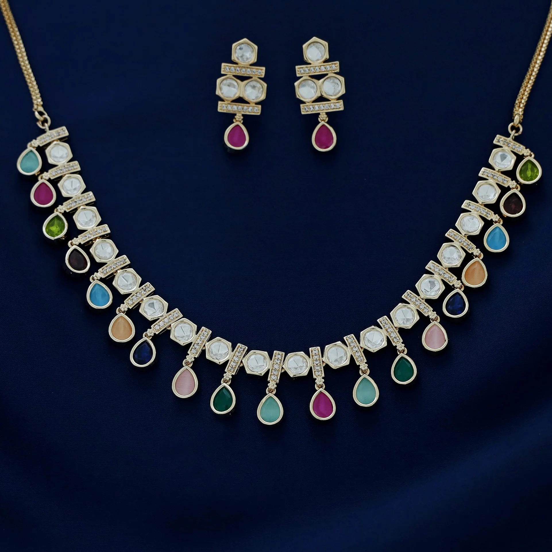 Lainika Kundan Drop Glossy Neckpiece With Earring - Image 7
