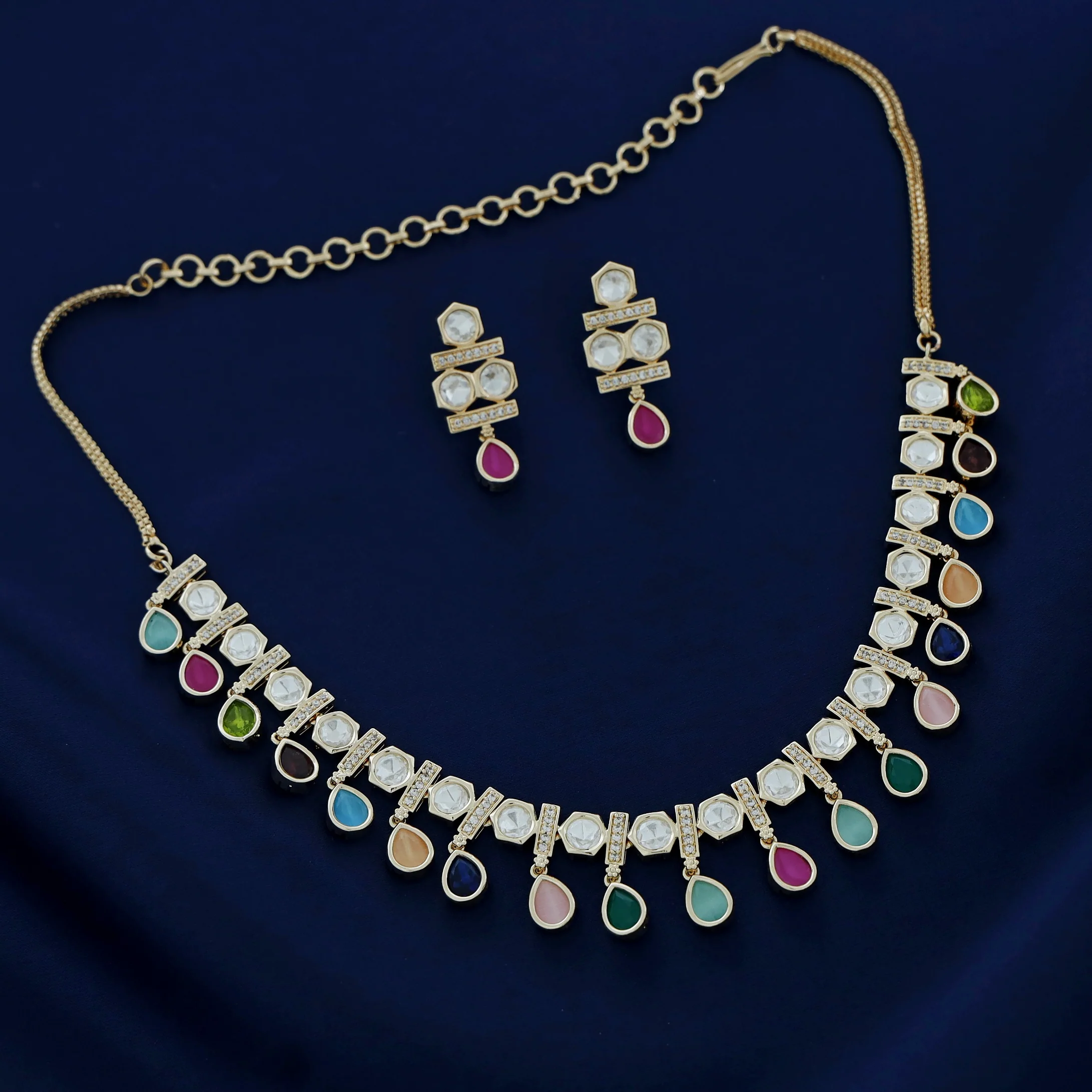 Lainika Kundan Drop Glossy Neckpiece With Earring - Image 8