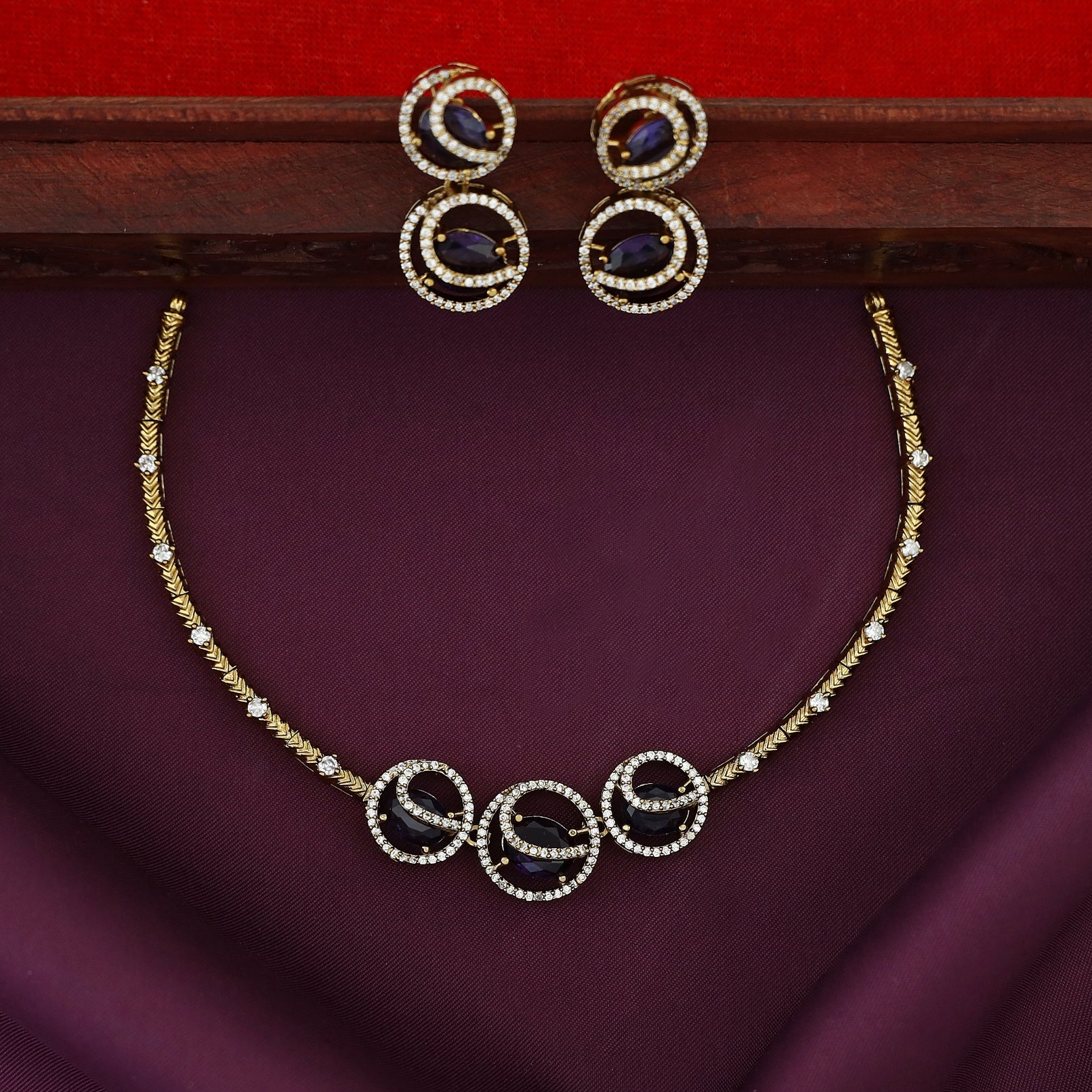 Laksha Tri Circle Oval Glossy Stiff Neckpiece With Earring - Image 5