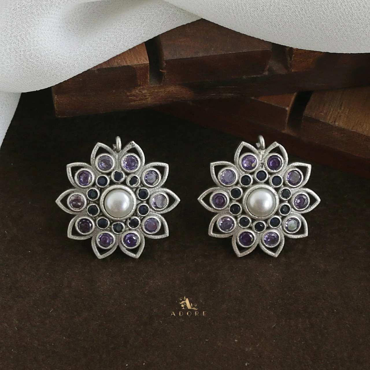 Larvia Flower Earring - Image 11