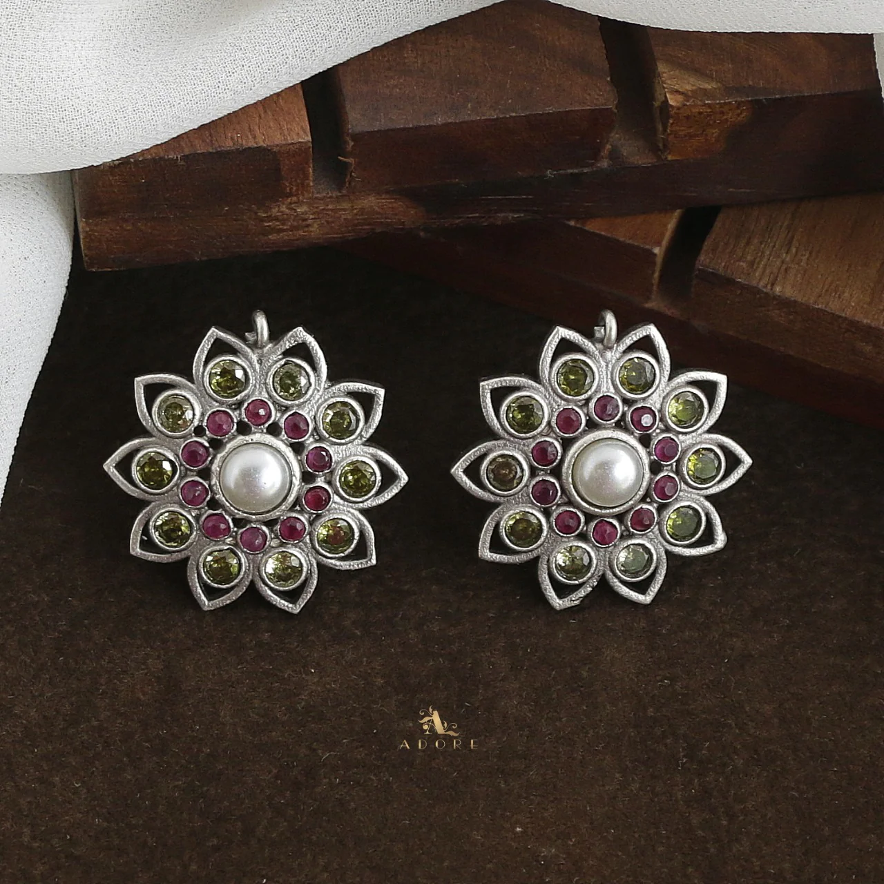 Larvia Flower Earring - Image 5