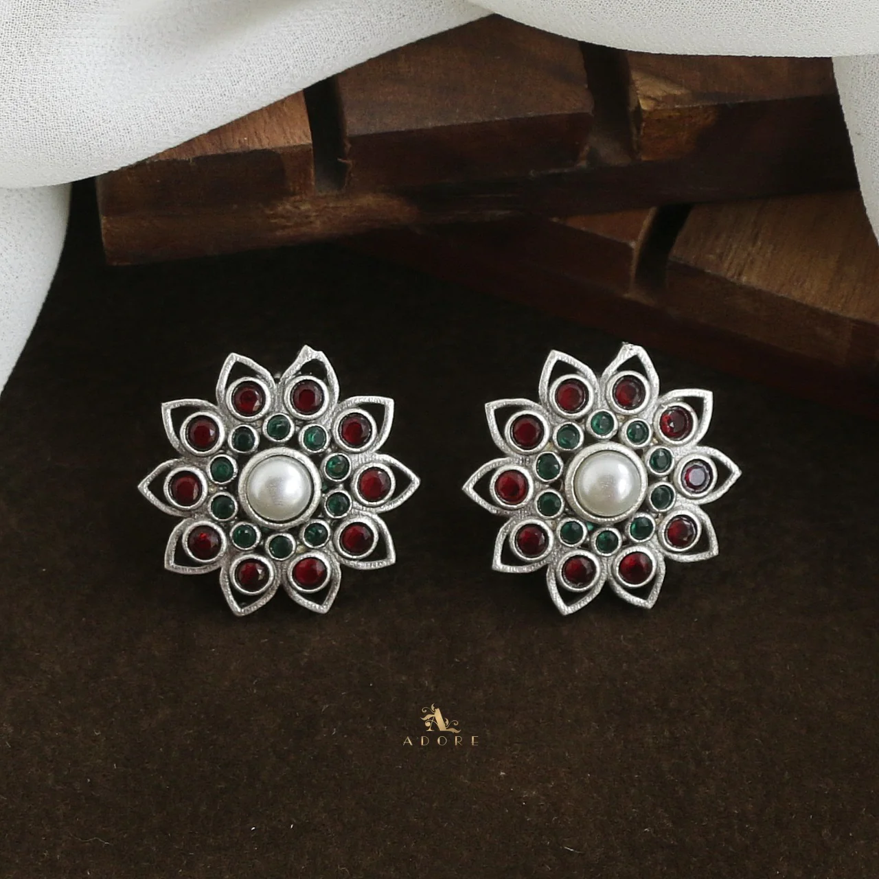 Larvia Flower Earring - Image 7
