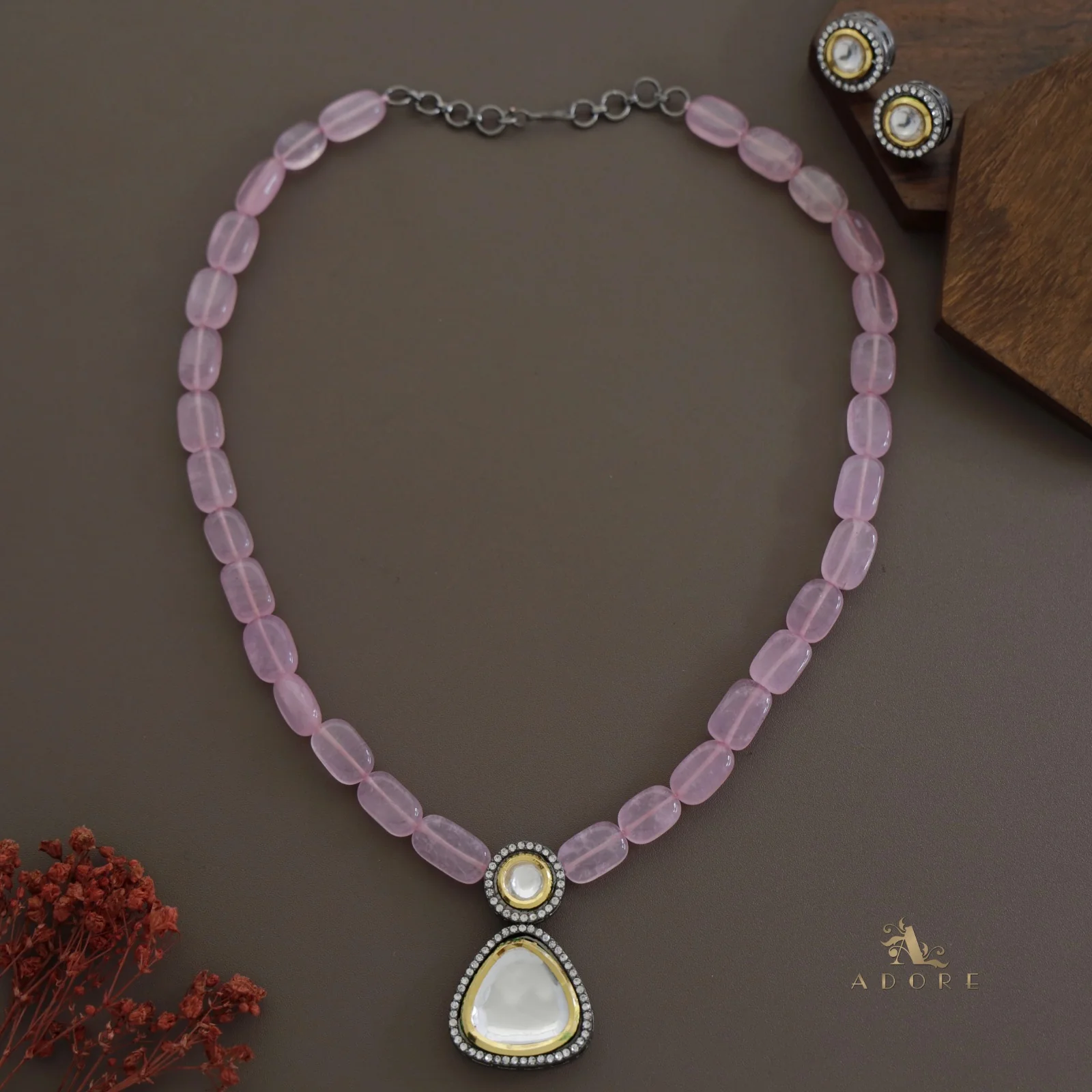 Lavanika kundan Neckpiece With Stud - Image 10