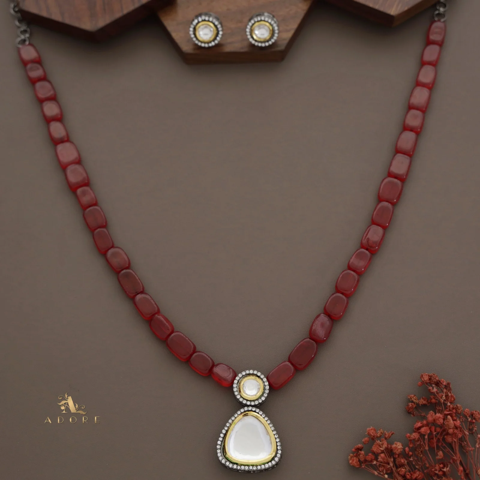 Lavanika kundan Neckpiece With Stud - Image 11