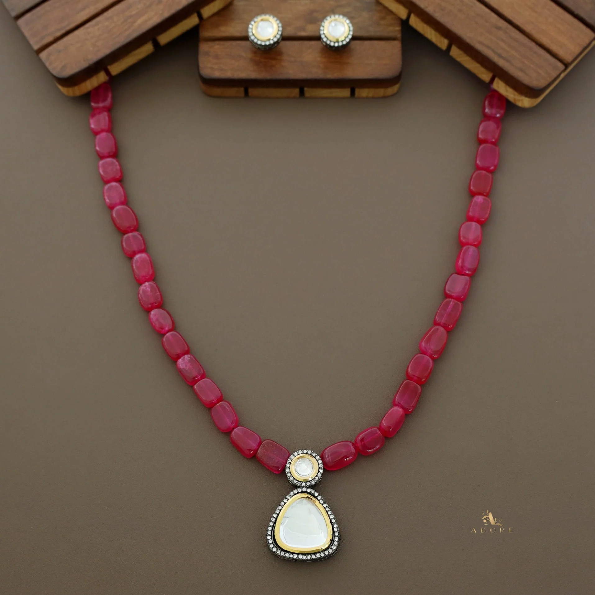 Lavanika kundan Neckpiece With Stud - Image 7