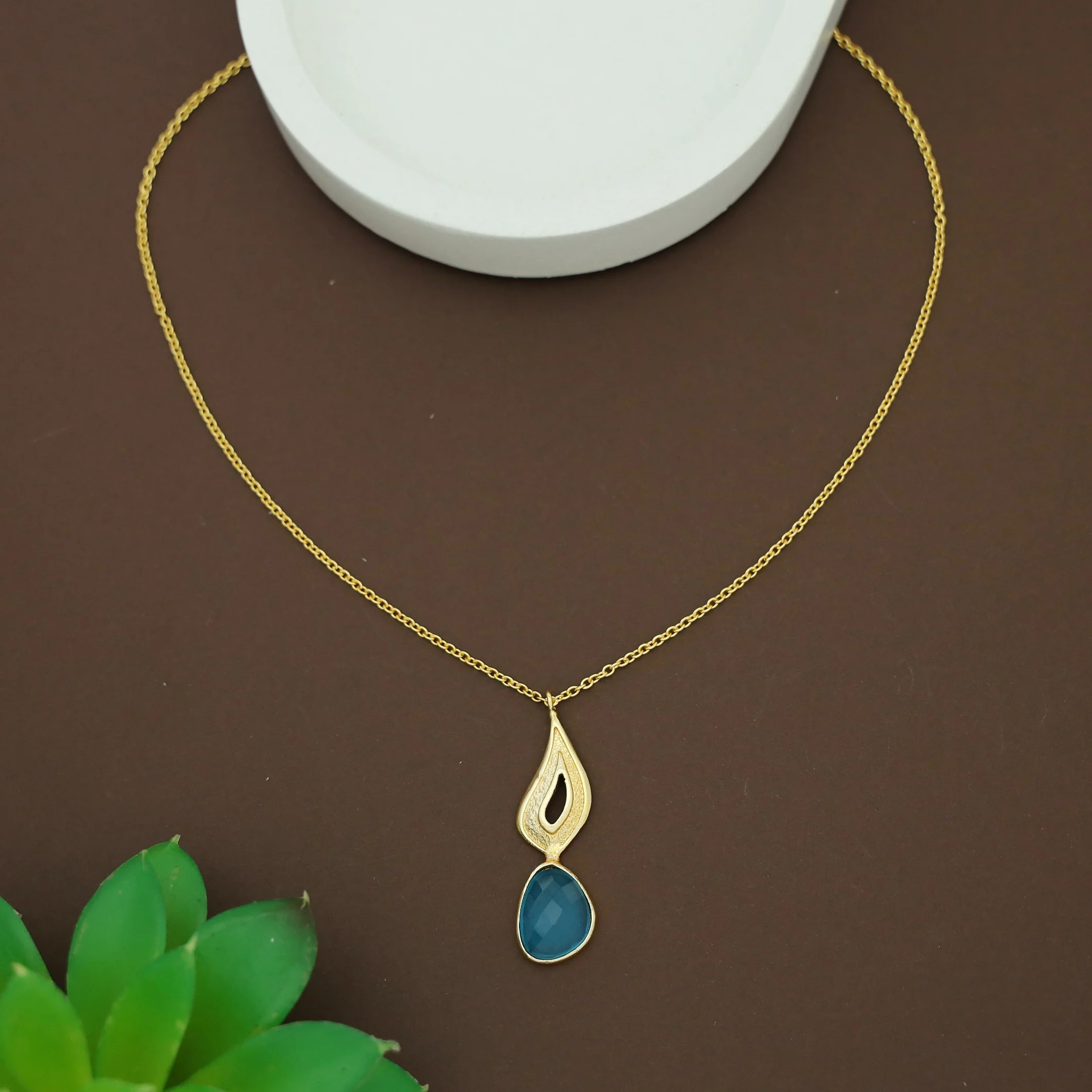 Lavie Golden Flame + Glossy Stone Necklace - Image 5