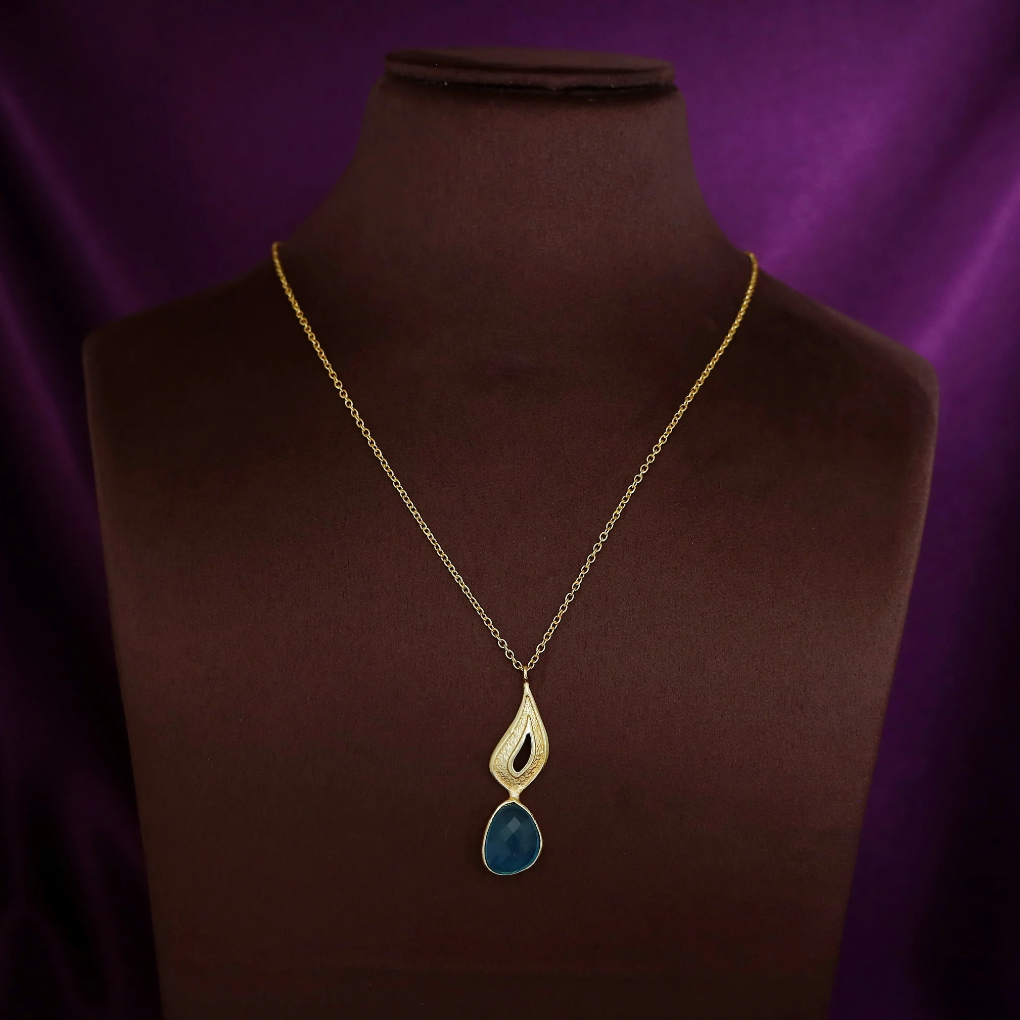 Lavie Golden Flame + Glossy Stone Necklace - Image 7