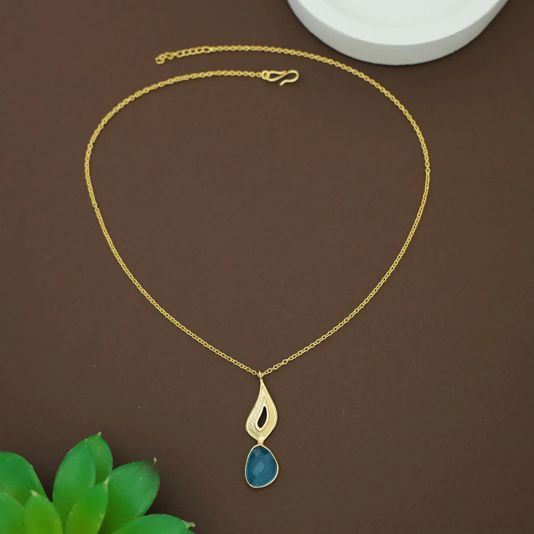 Lavie Golden Flame + Glossy Stone Necklace - Image 8