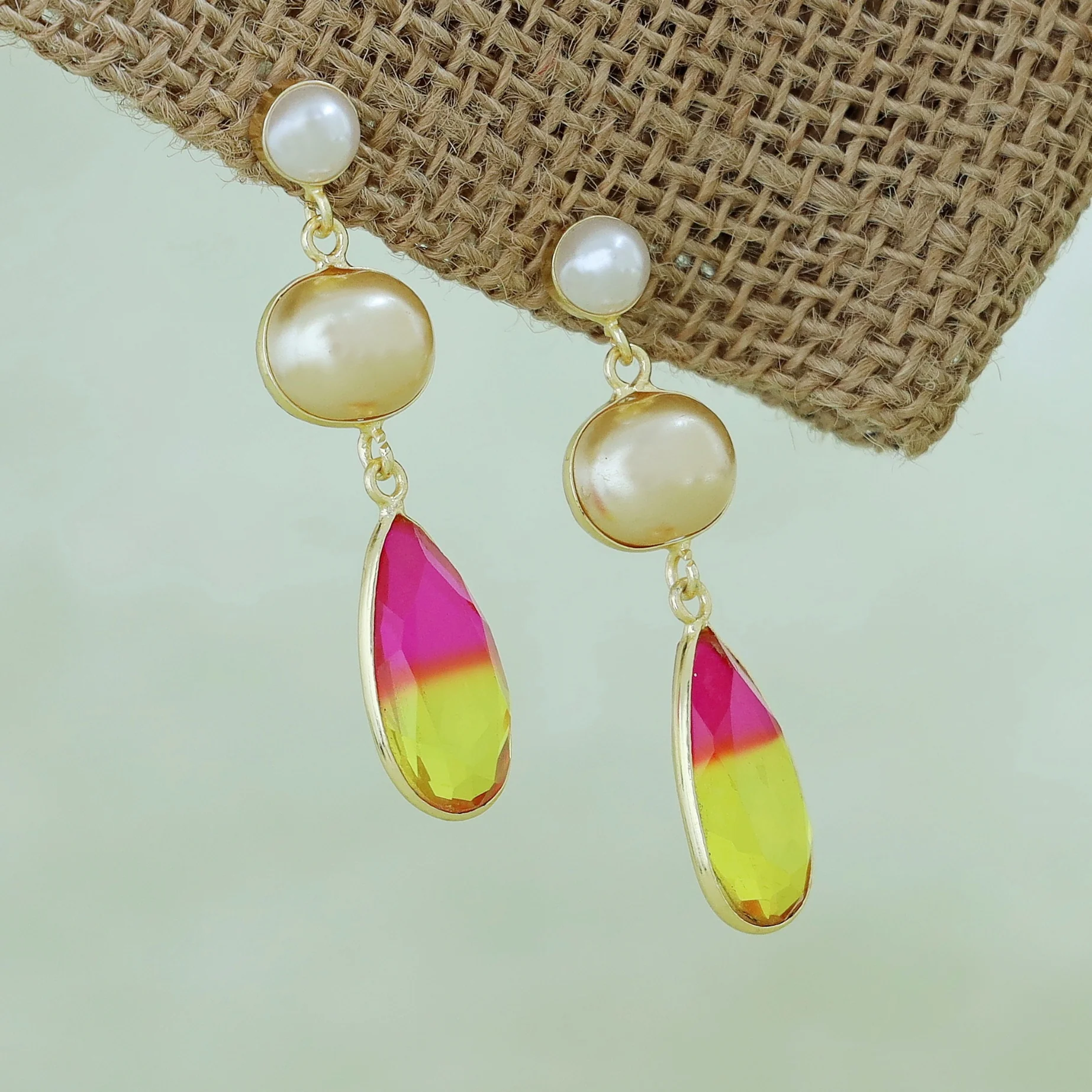 Laya Glossy And Pearl Earring - Image 10