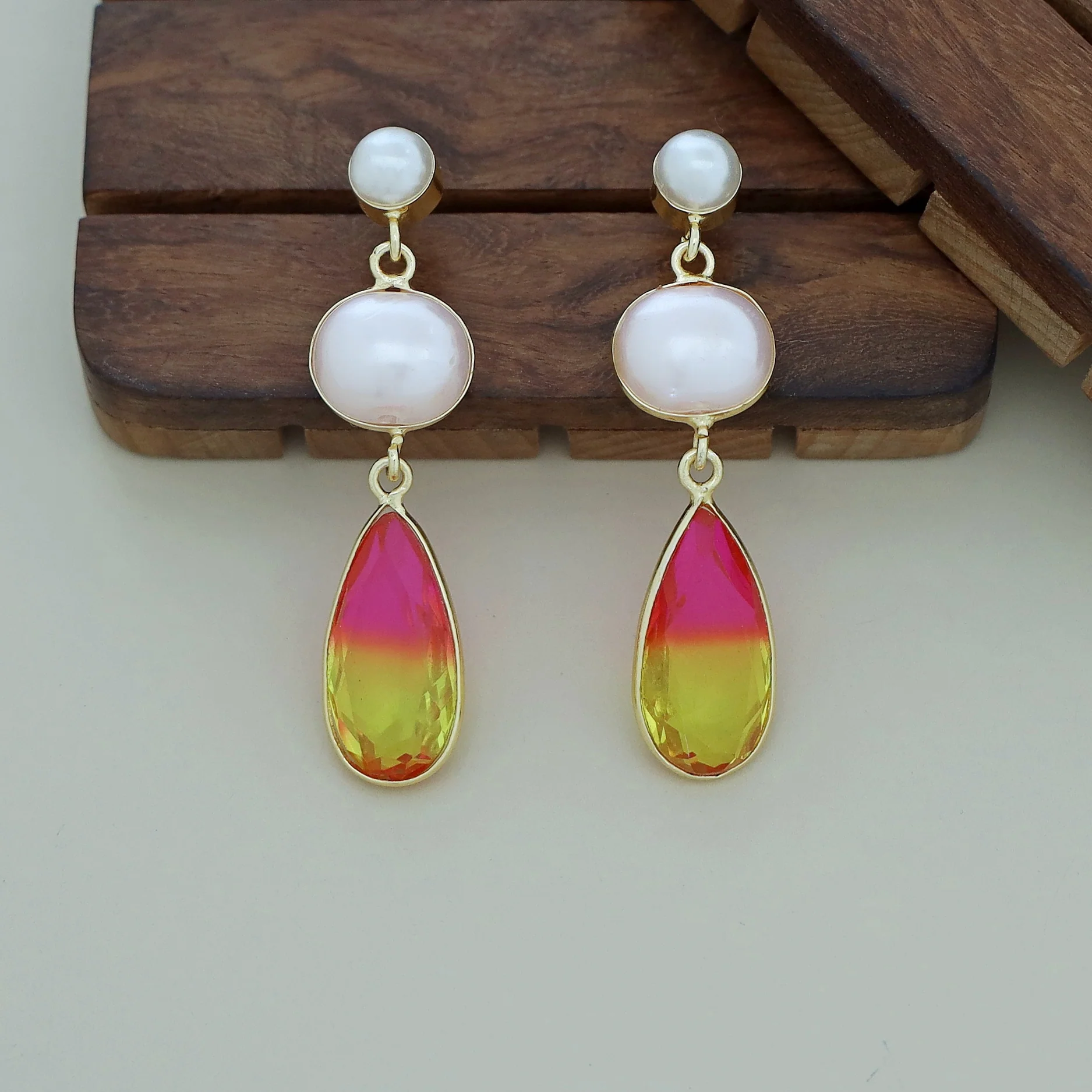 Laya Glossy And Pearl Earring - Image 7