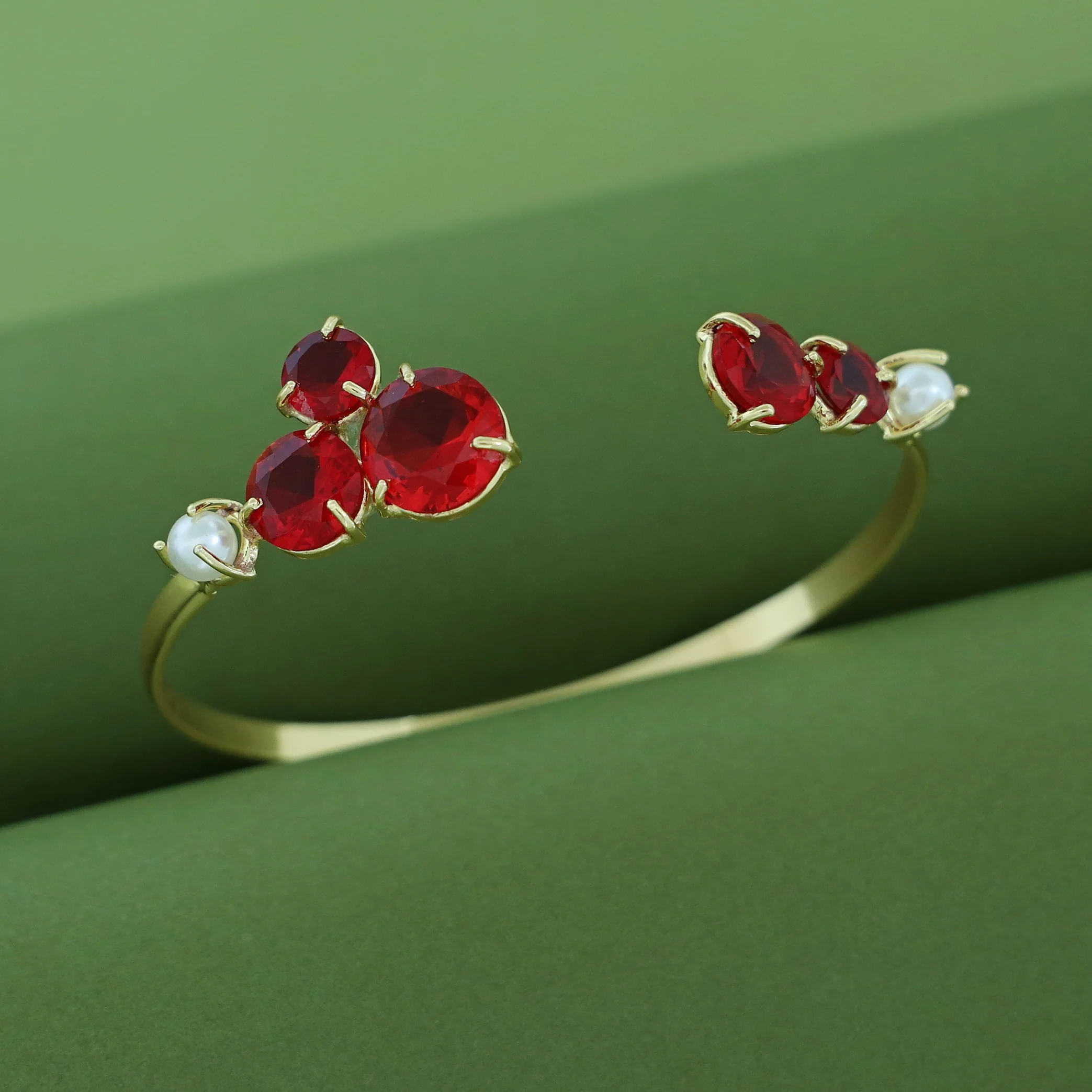 Leilani Claw Glossy Pearl Bangle - Image 6
