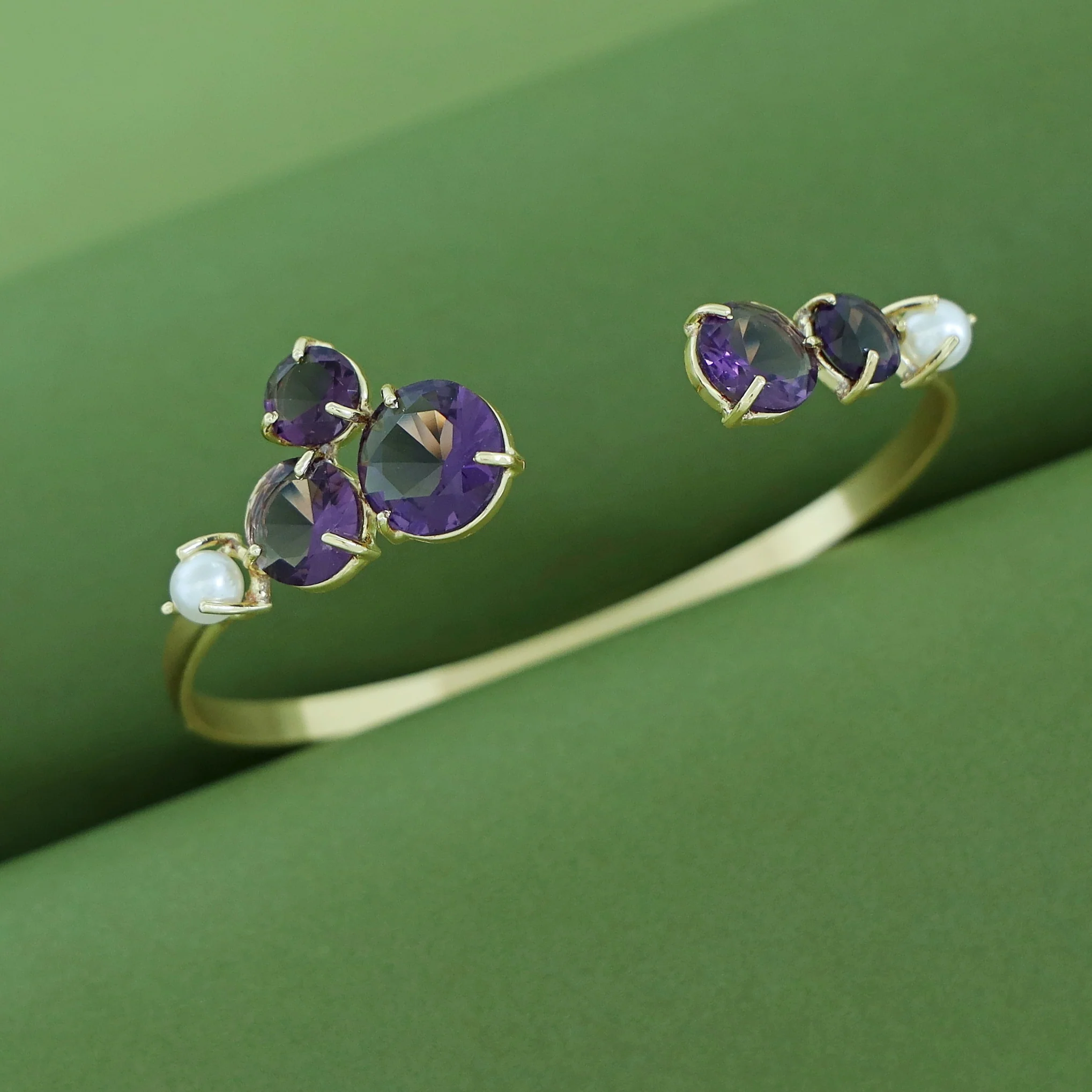 Leilani Claw Glossy Pearl Bangle - Image 9