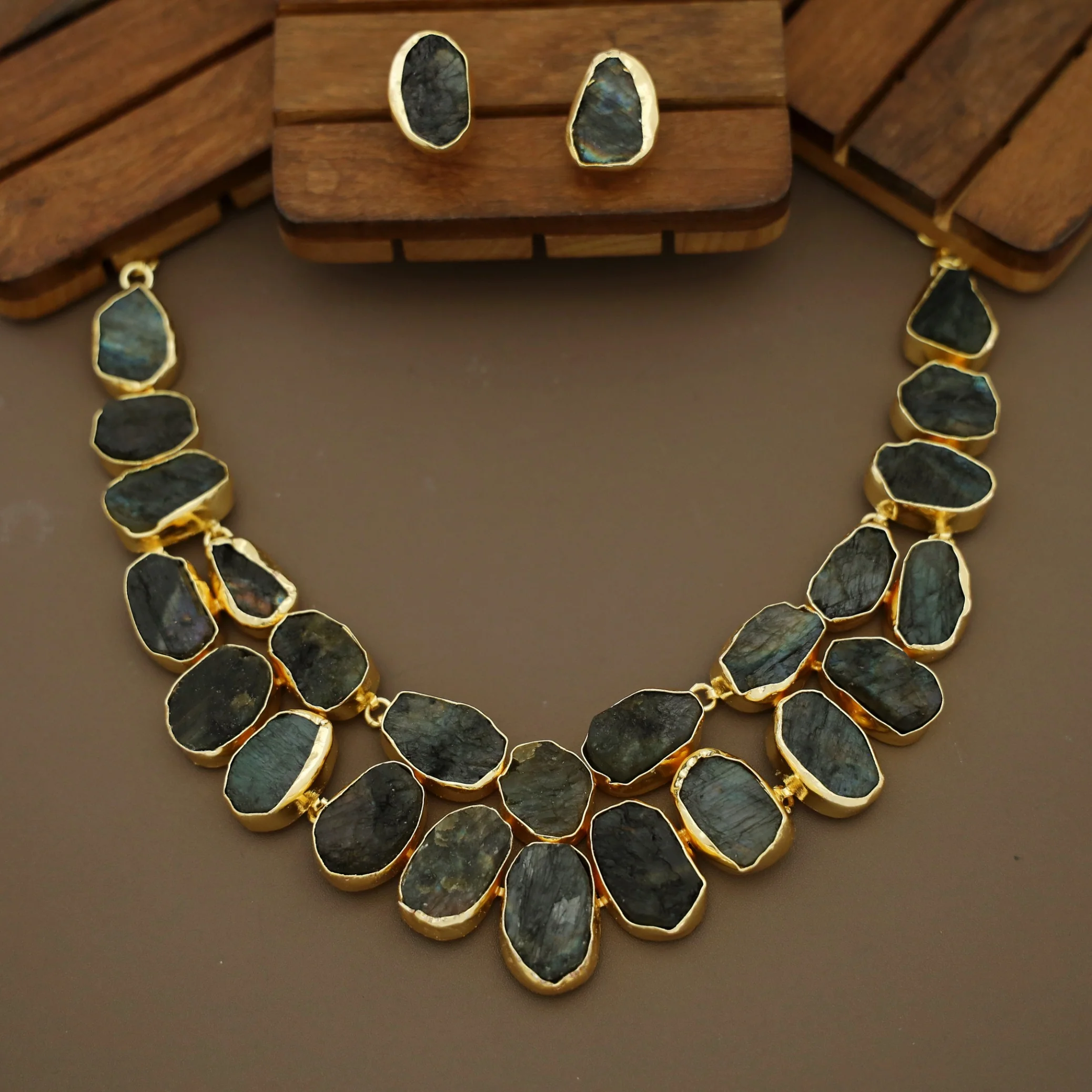 Lenore Raw Stone Short Neckpiece with Stud - Image 4