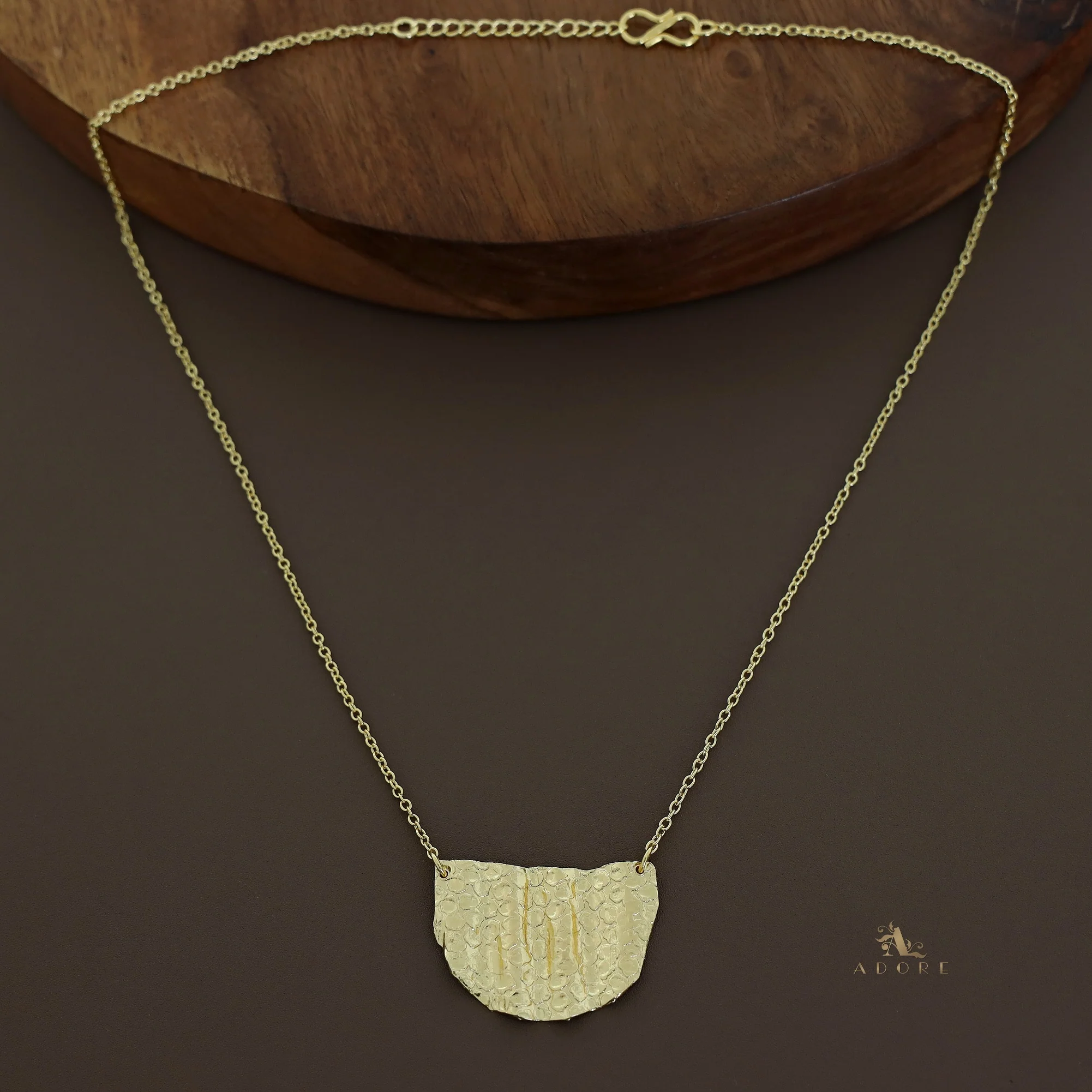 Leslie Golden Semi Circle Wavy Neckpiece - Image 4