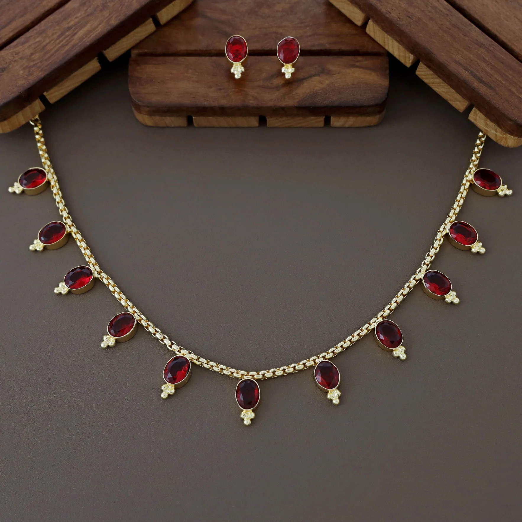 Letitia Golden Glossy Stone Neckpiece With Earring - Image 2