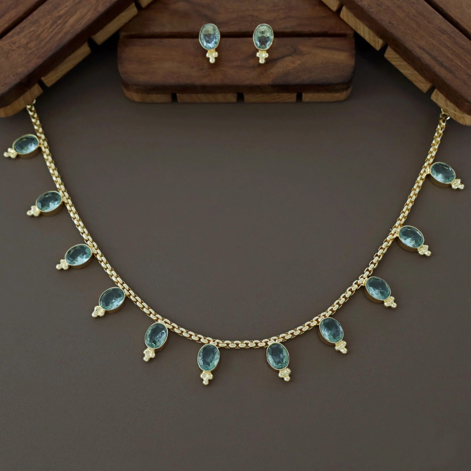 Letitia Golden Glossy Stone Neckpiece With Earring - Image 6
