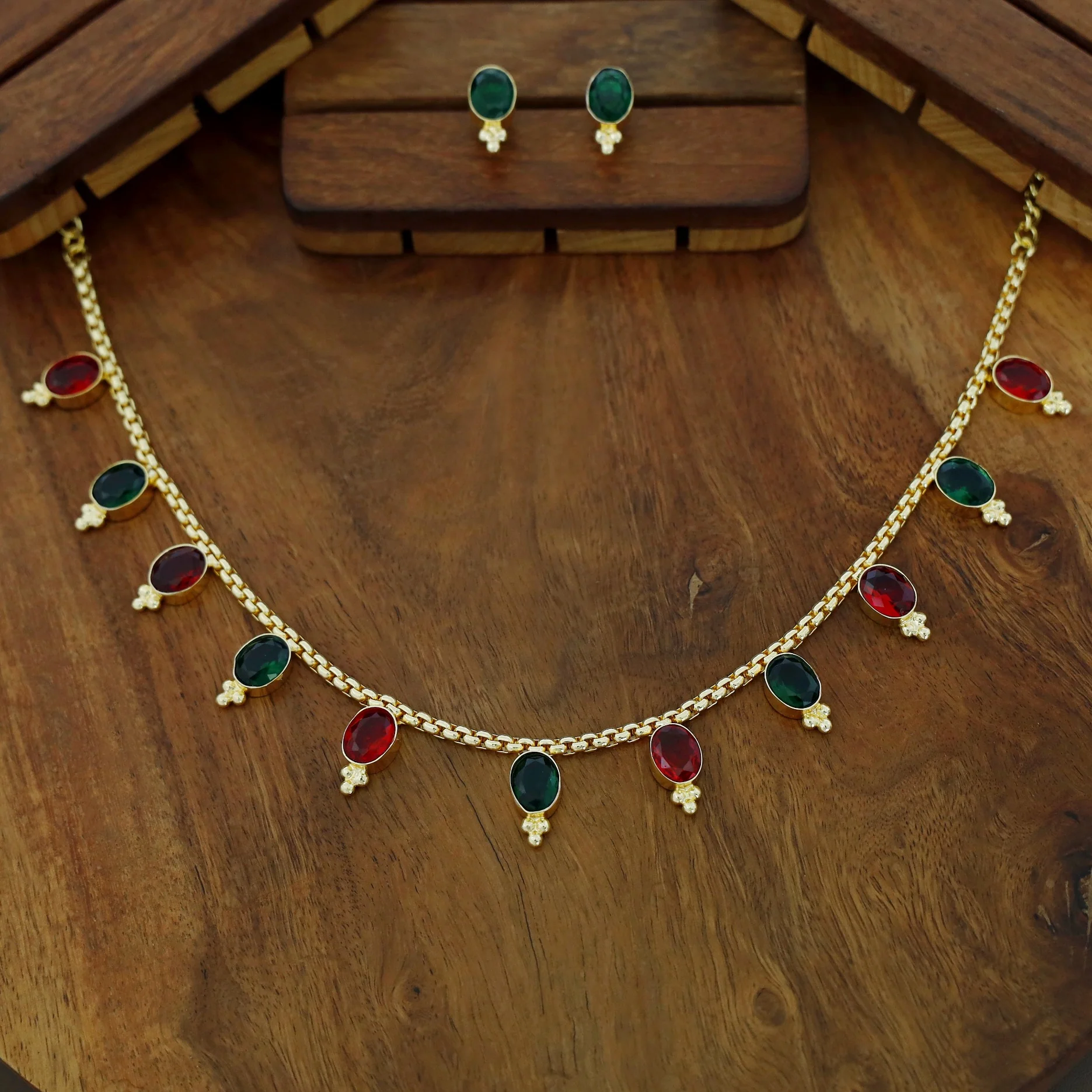 Letitia Golden Glossy Stone Neckpiece With Earring - Image 8