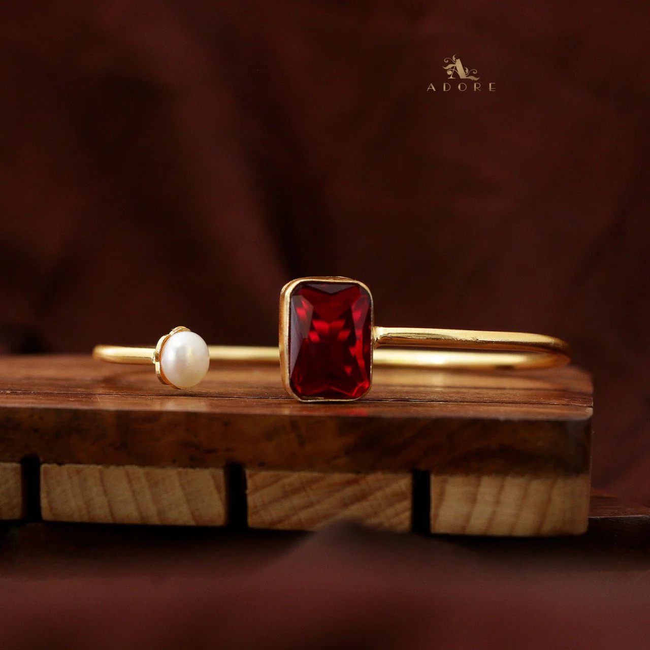 Lexi Rectangle Glossy With Pearl Bracelet - Image 3